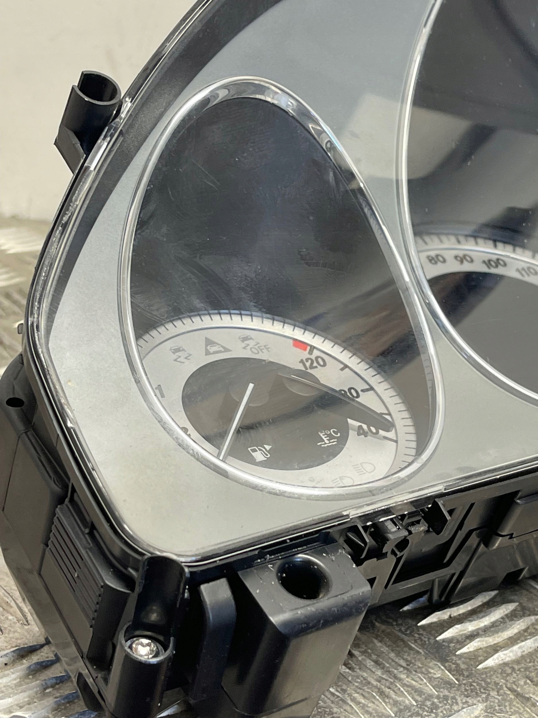 mercedes-benz (X204) 2015 спидометр /