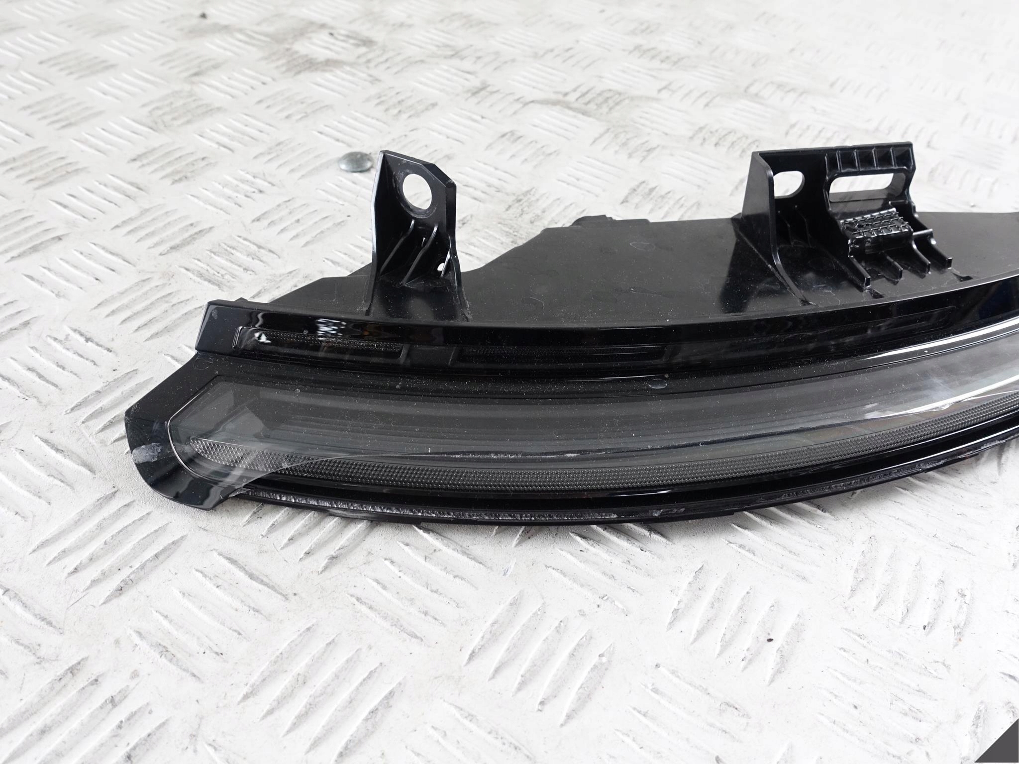 PORSCHE 992 CARRERA 19- LED light right rear part EUROPA