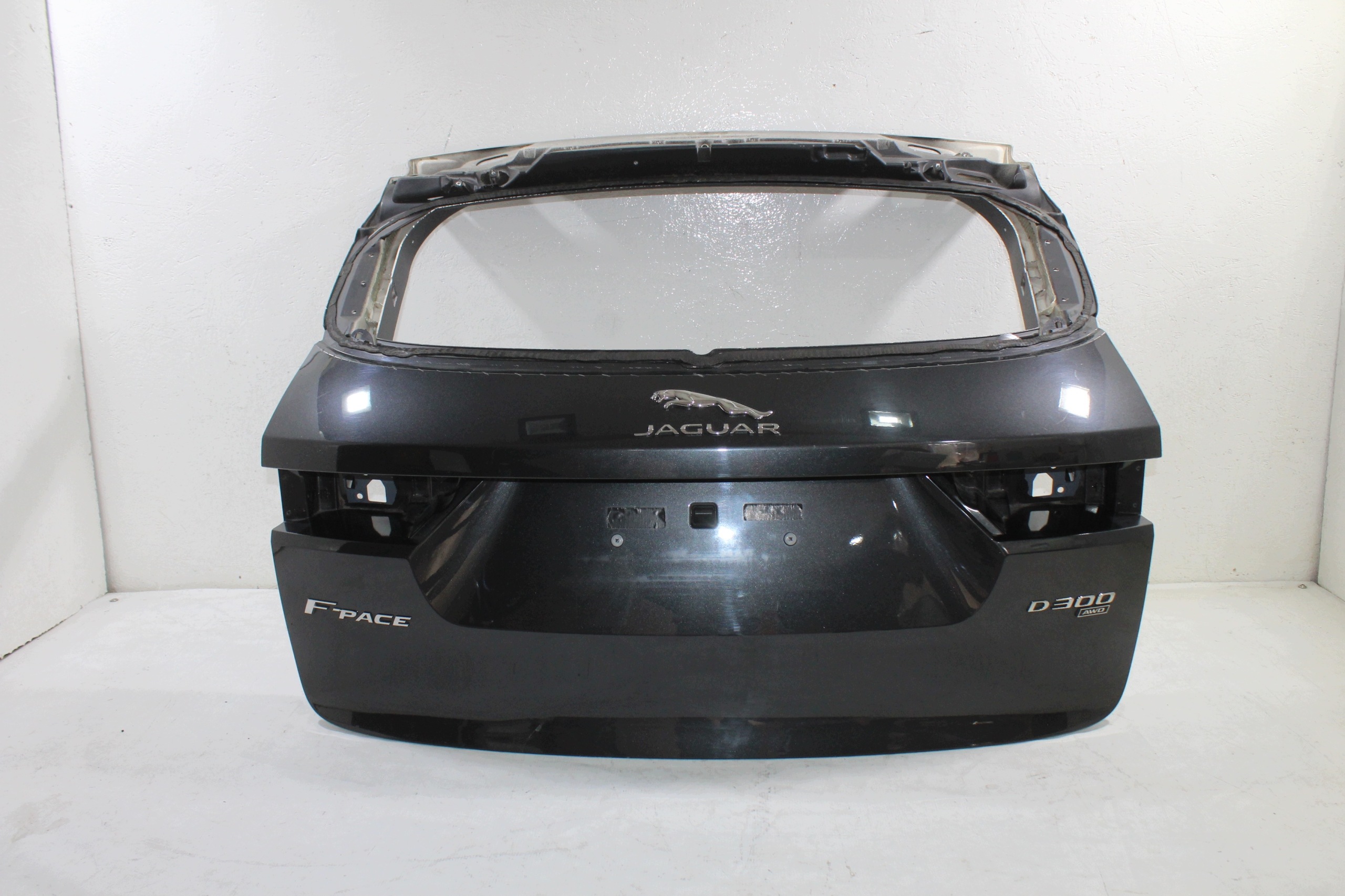 Jaguar F Pace trunk door boot rear part