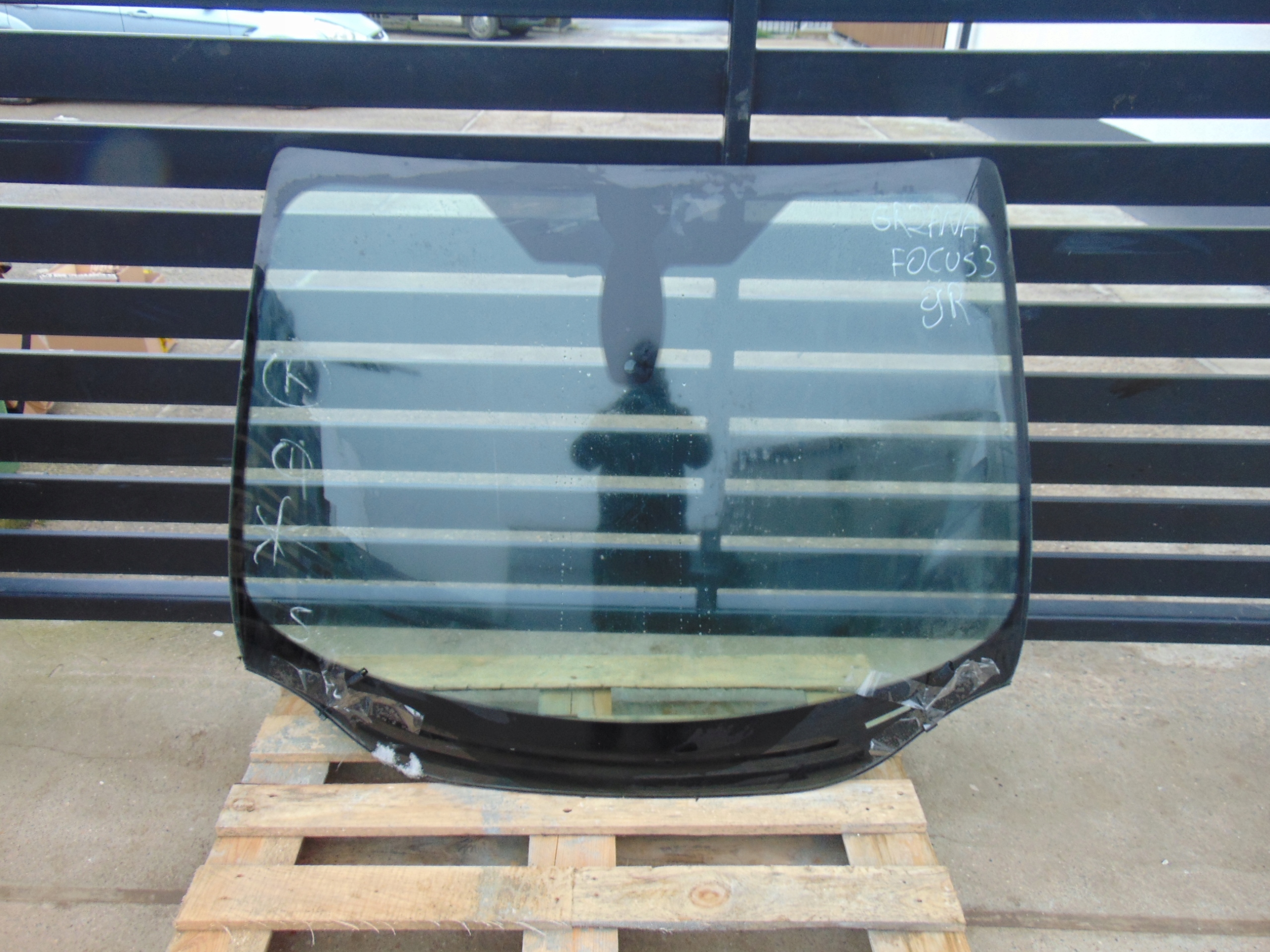 ЛОБОВОЕ СТЕКЛО FORD FOCUS MK3 SENSOR