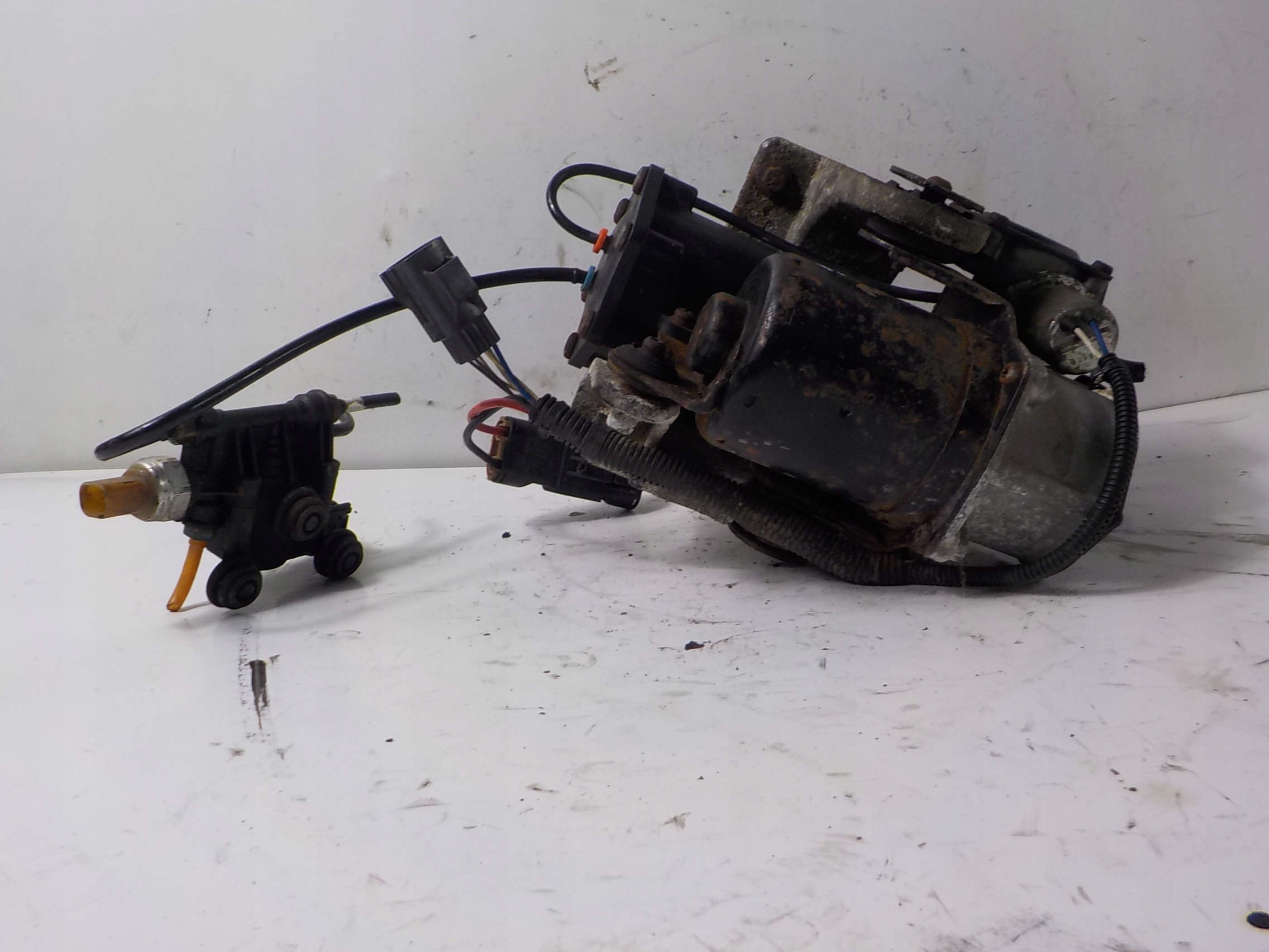 RANGE ROVER SPORT L320 DISCOVERY III compressor; pump springing