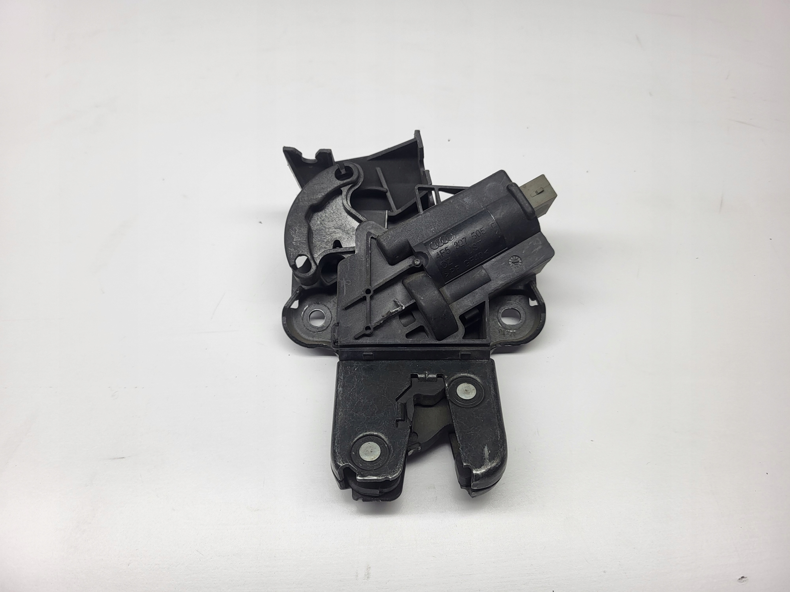 Volkswagen PASSAT B6 sedan OE 4F5827505C lock bonnet boot