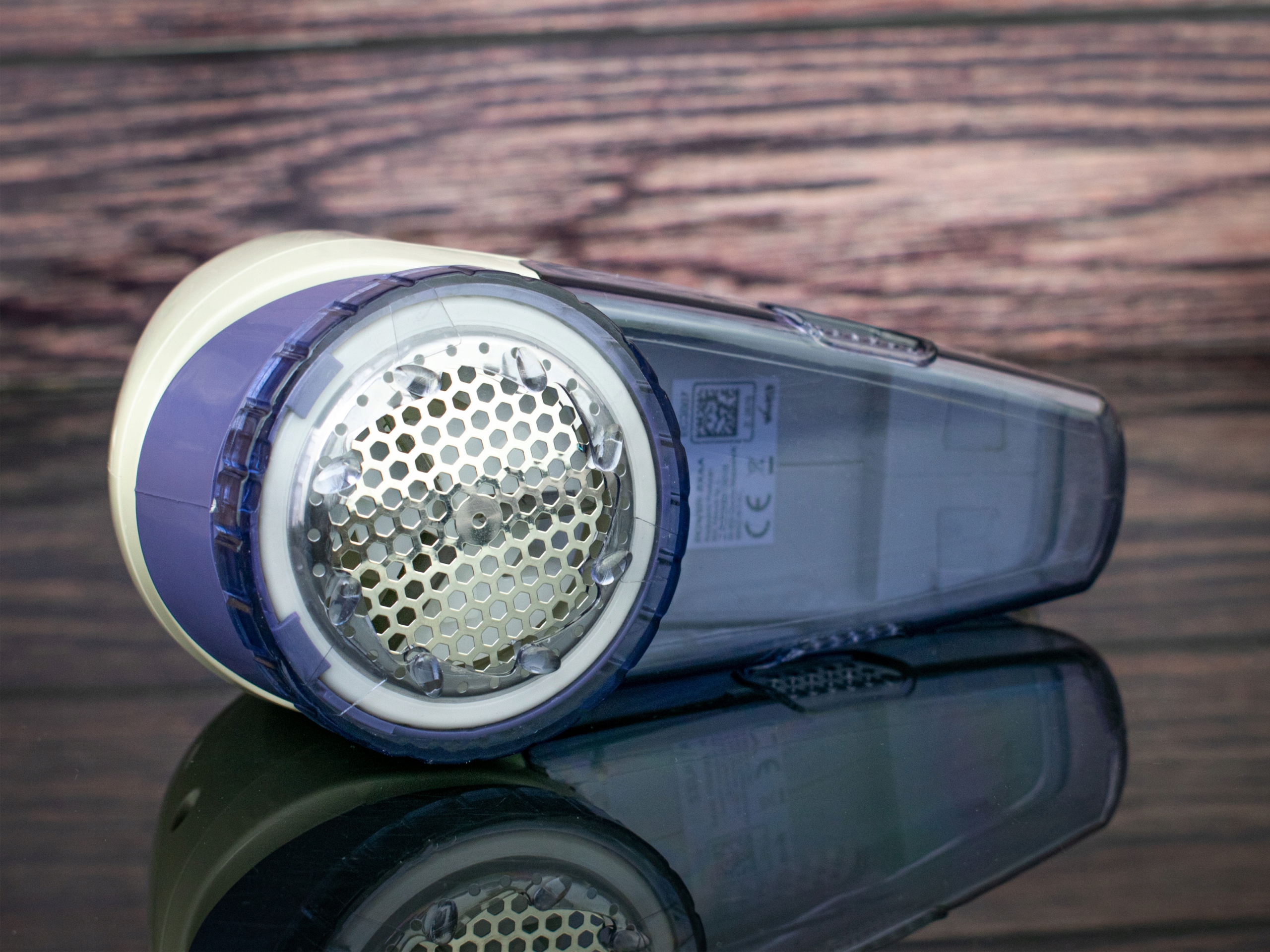 Golarka do ubrań Esperanza ECS007 FUZZ Załączone wyposażenie pojemnik