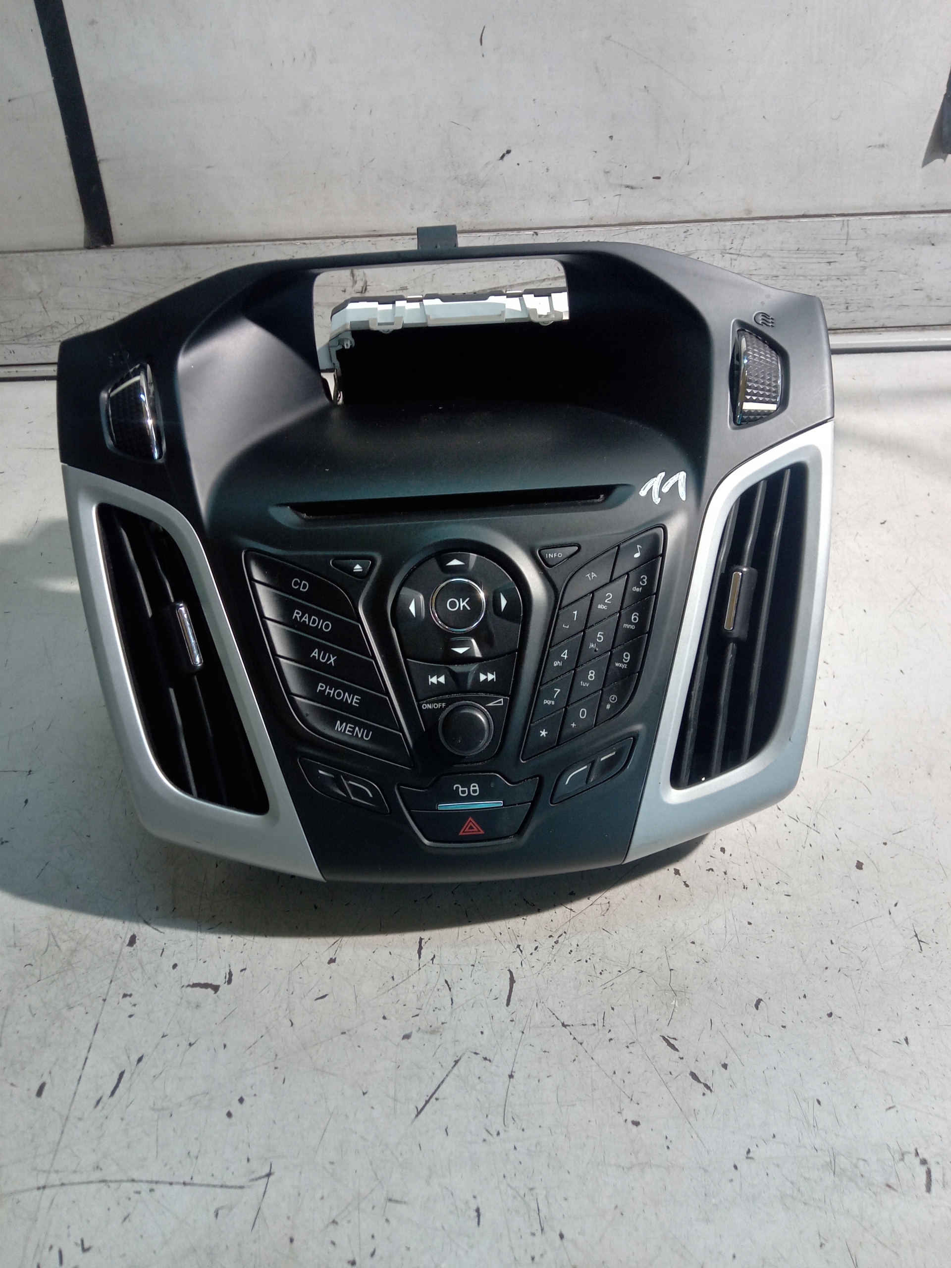 BM5T-18C815-HM - FORD FOCUS MK3 РАДІО ПАНЕЛЬ ДИСПЛЕЙ