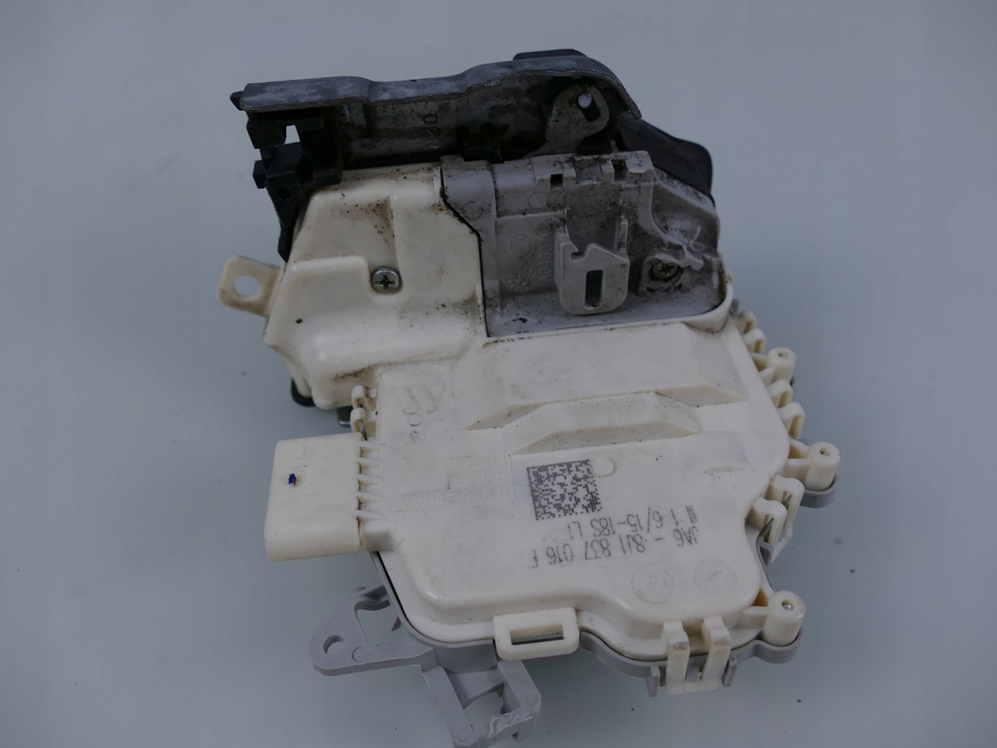 AUDI Q3 8U lock door right front front Q5 A4 A5 A6 8J1837016F