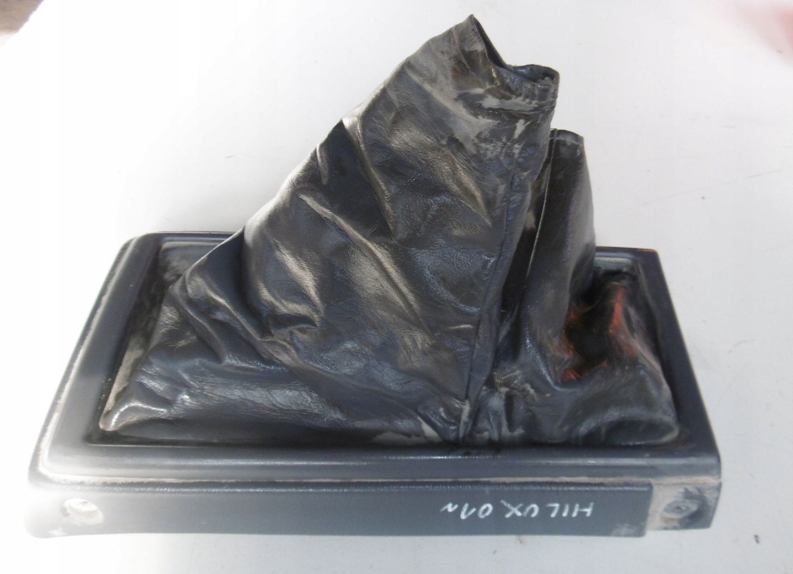 Toyota Hilux VI 01R крышка сильфона передач