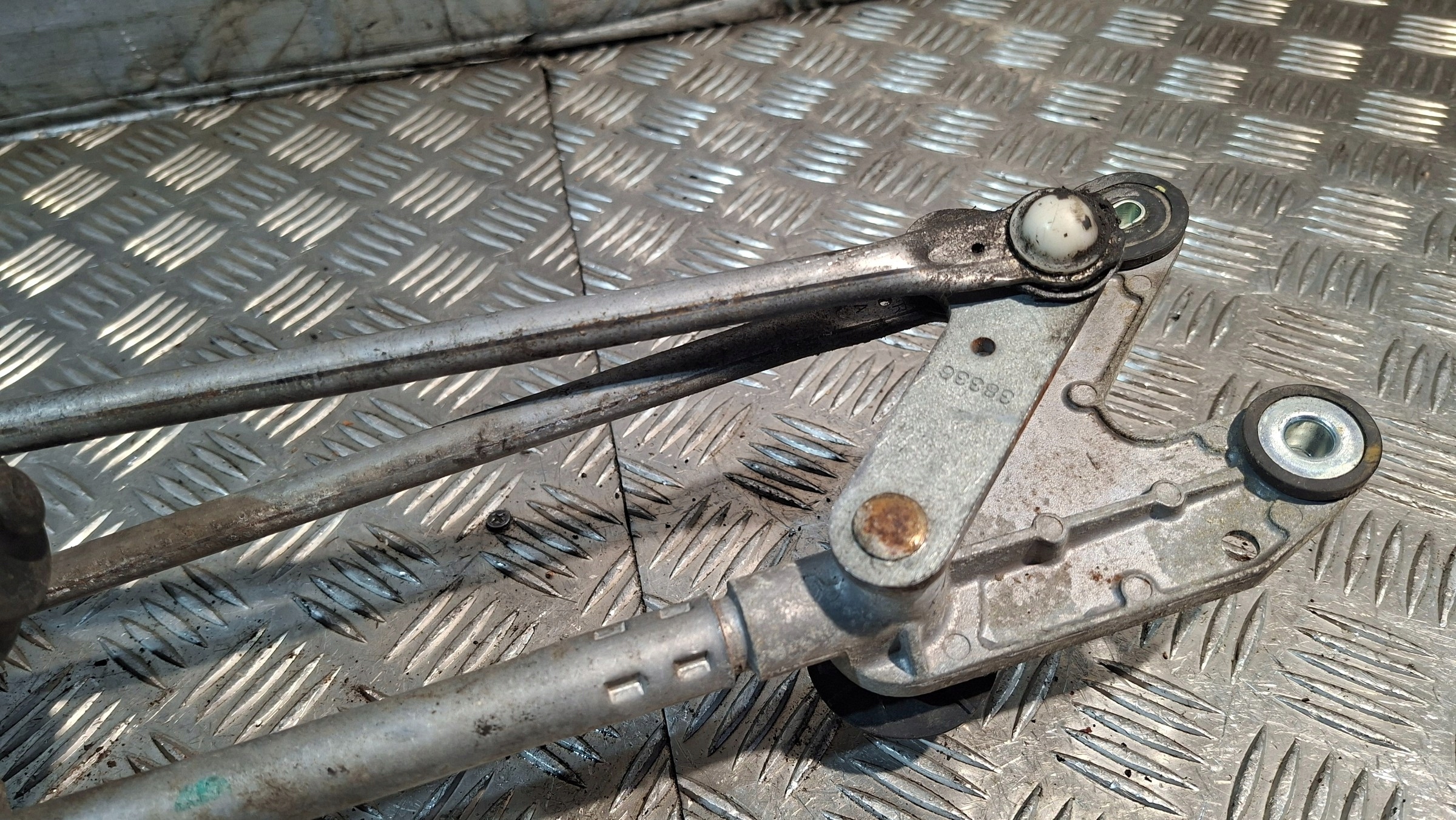 wiper mechanism front NISSAN X-TRAIL T30