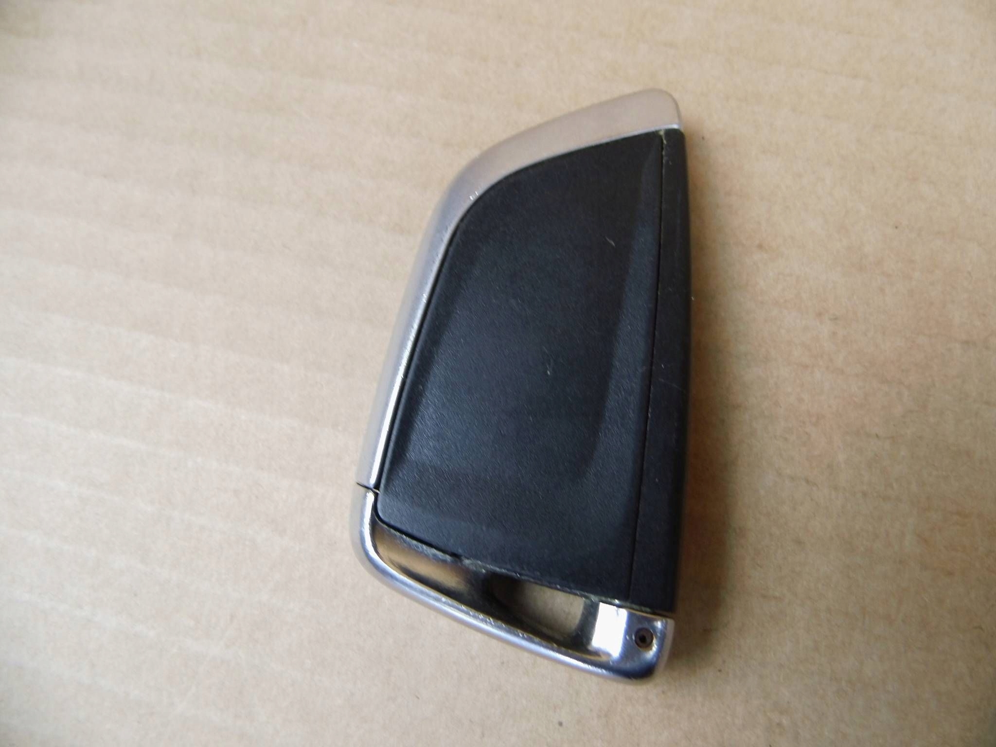 BMW 5 G30 G31 key pilot 8808875-01