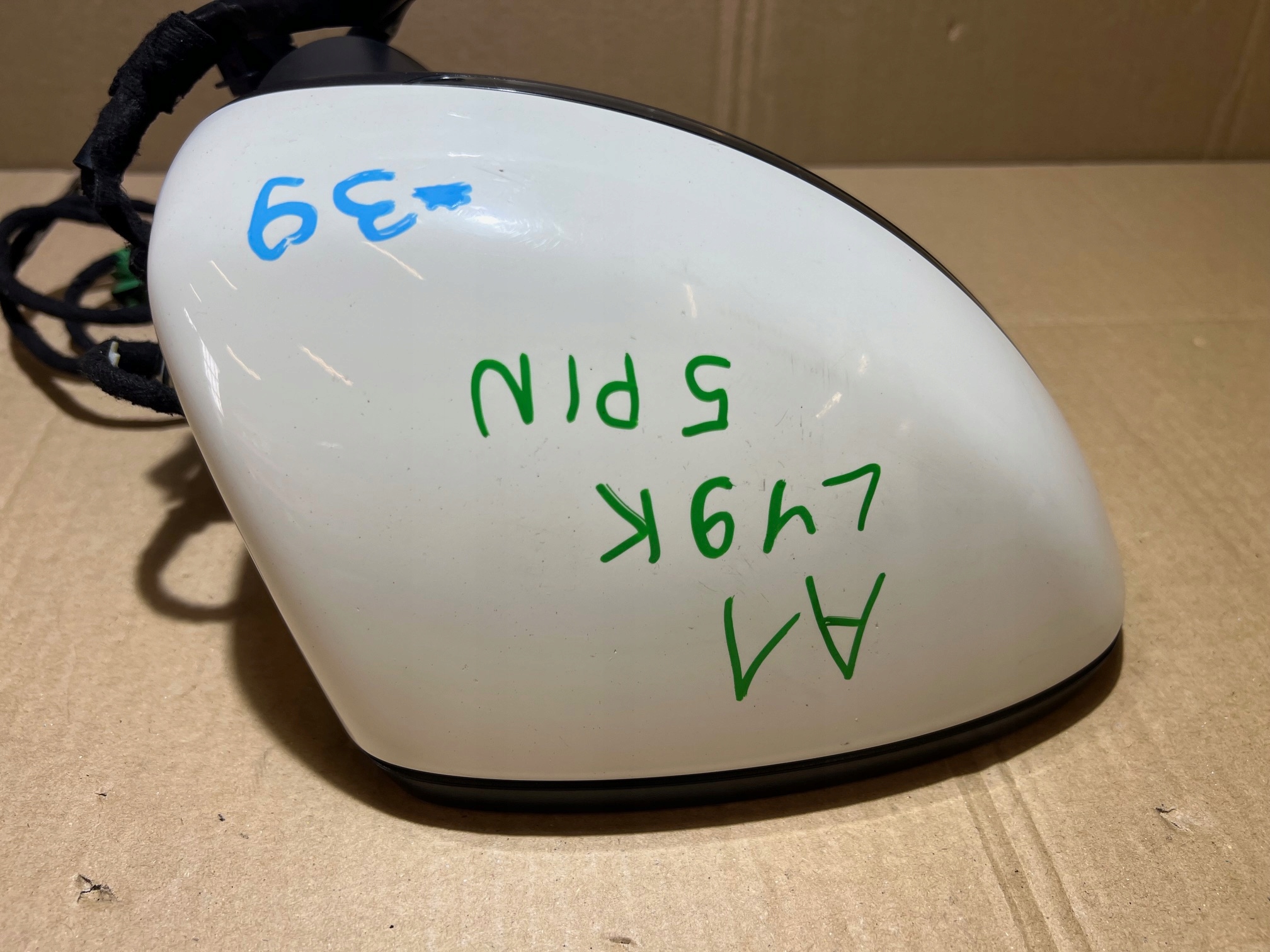 AUDI A1 8X mirror right 5 PIN LY9K
