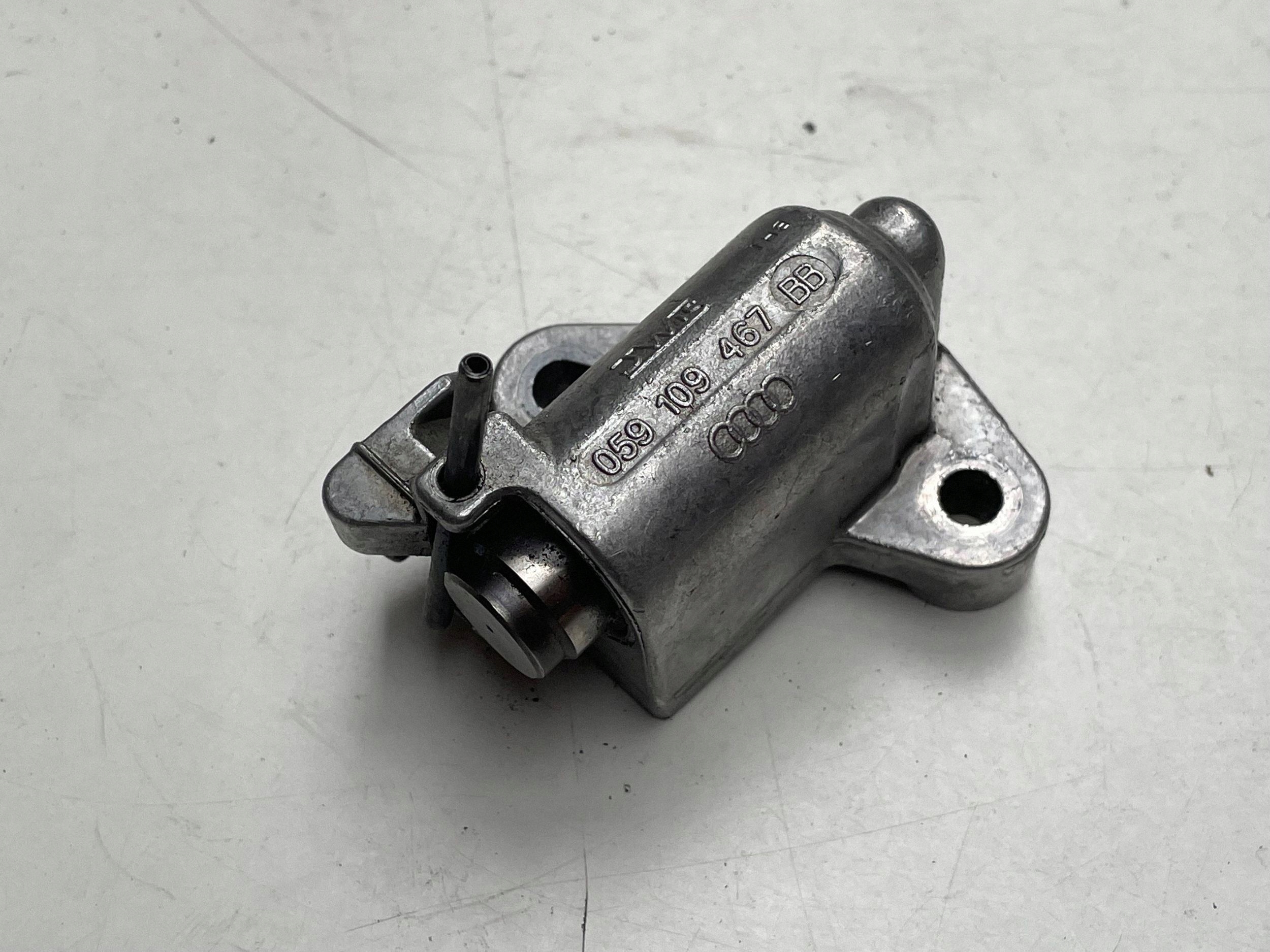 AUDI Q7 4M tenditore lancucha Motore 059109467BB Originale !J