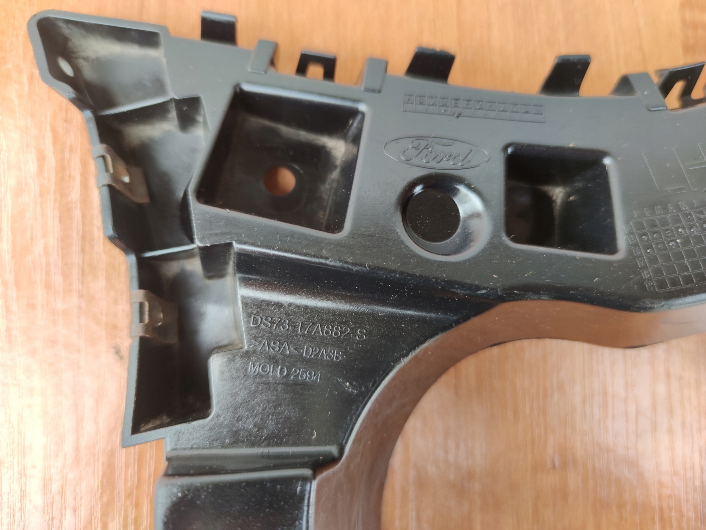 FORD MONDEO MK5 KOMBI left bumper bracket rear part