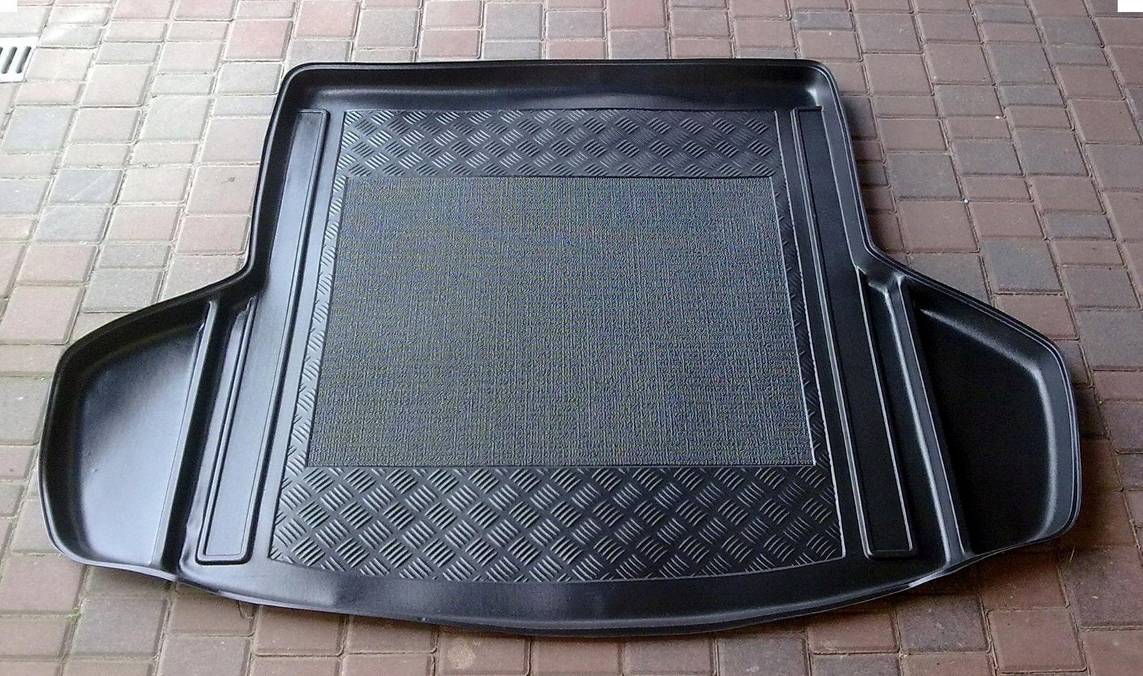 TOYOTA AVENSIS T27 KOMBI 09-2015 mata+ANTYPOŚLIZG Producent Carmel