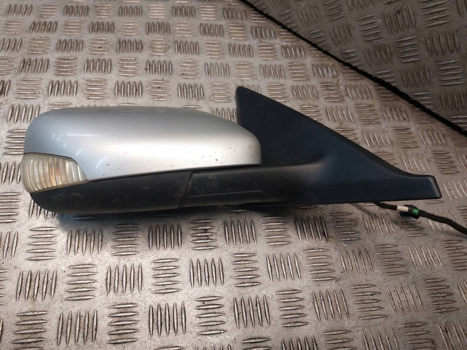 mirror right electrics VOLVO S40 II 30744574 426-26 6 PIN