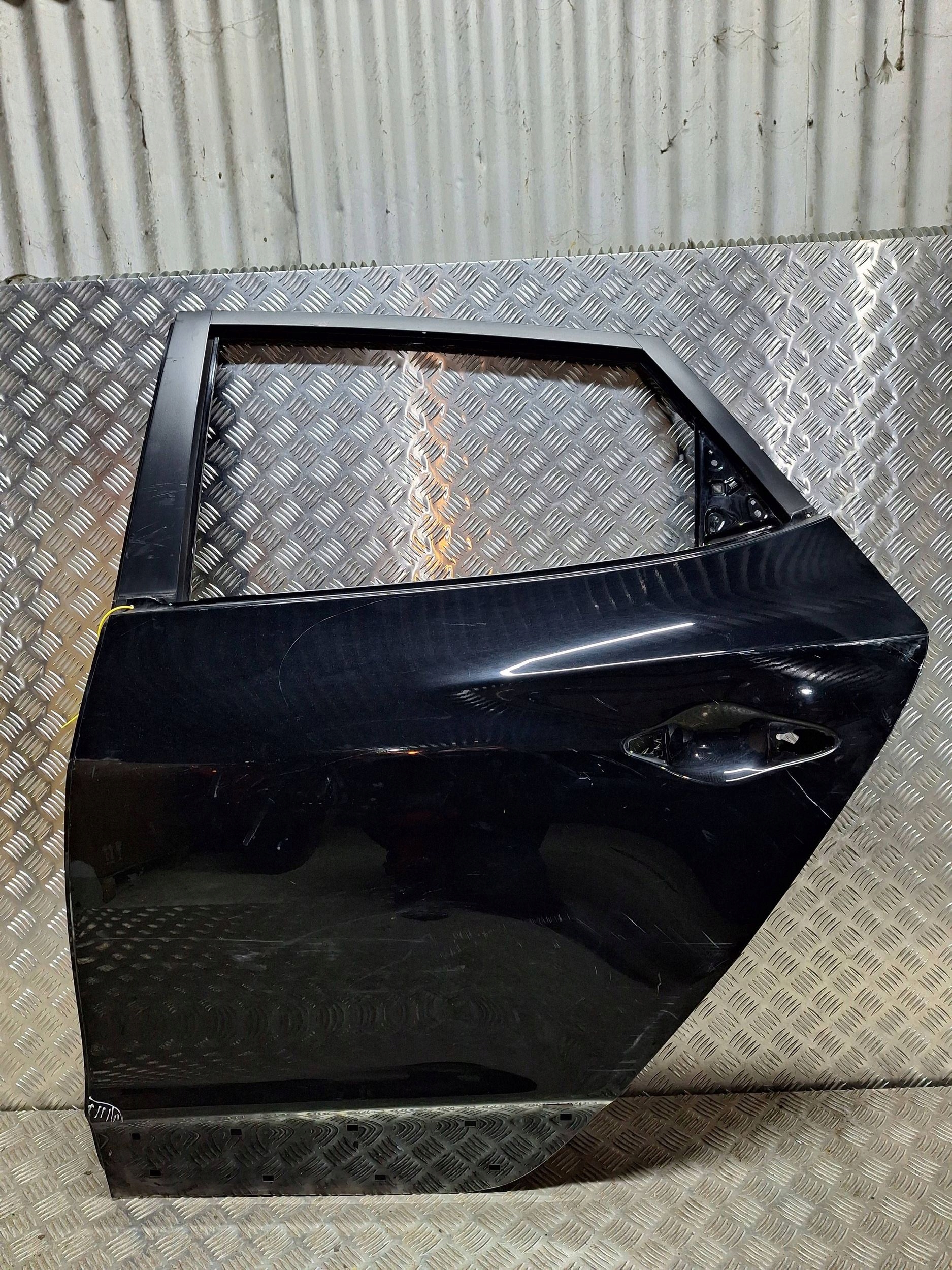 door rear part left HYUNDAI IX35 10-15 below LISTWE
