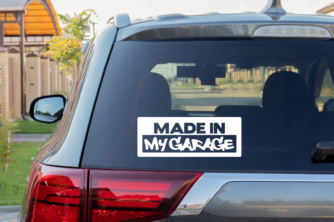 MADE IN MY GARAGE - Naklejka na samochód na auto KOLOR Producent Inny