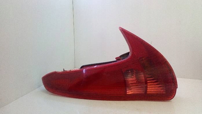 фонарь левый универсал peugeot 206 2002r.