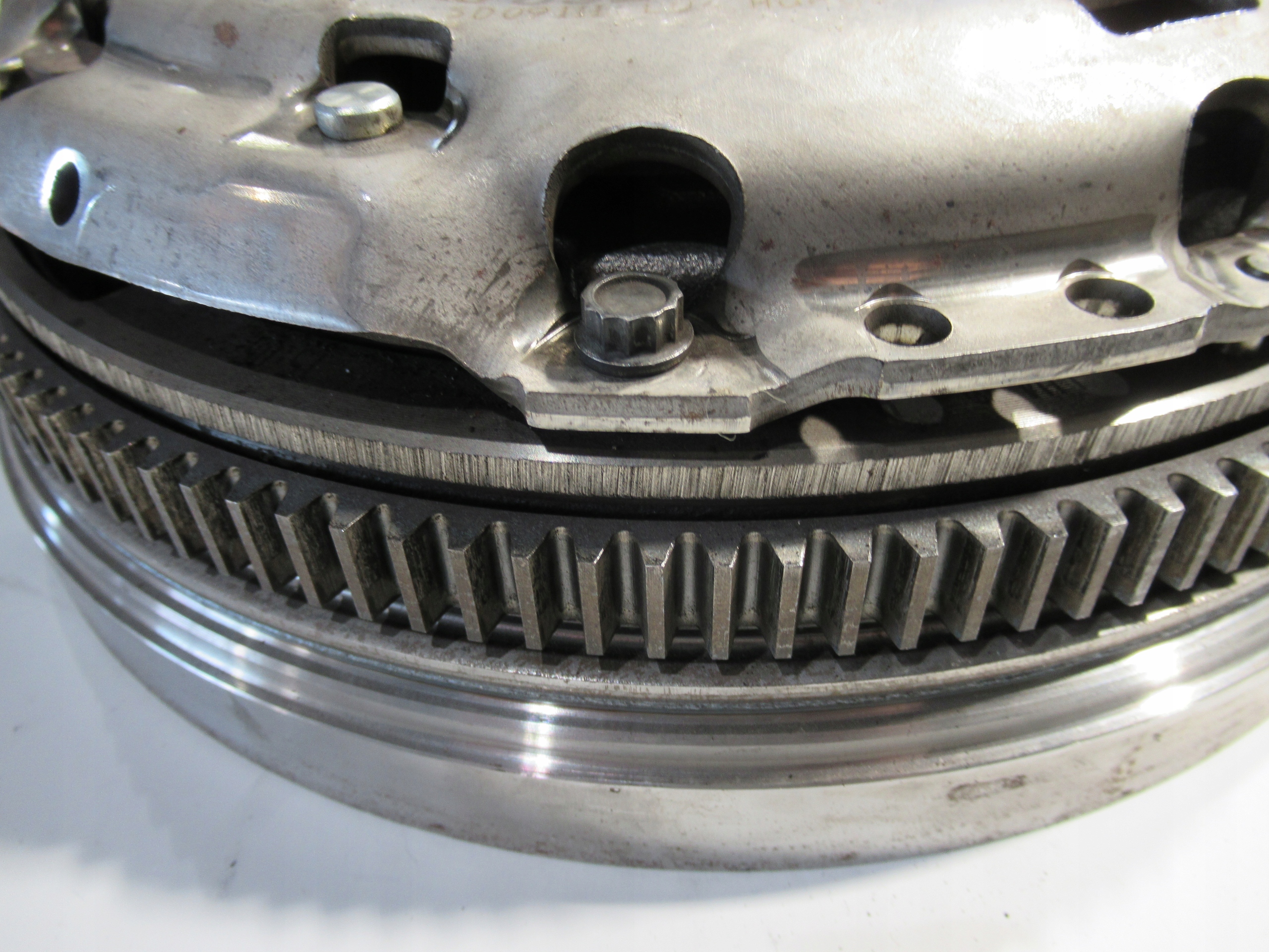VW 2.0 TDI wheel flywheel clutch 03L141025D