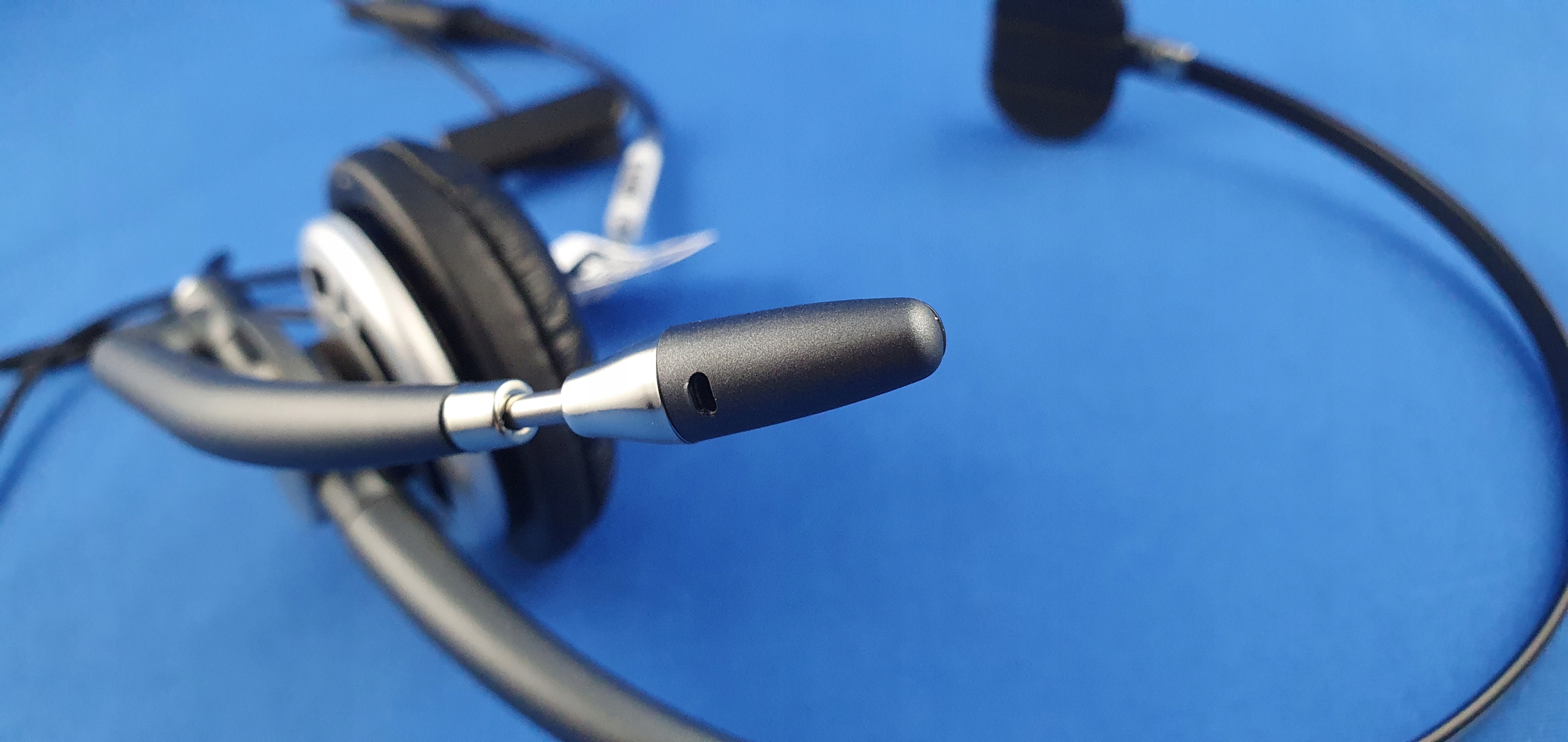 Profesjonalny zestaw słuchawkowy PLANTRONICS HW710 Model EncorePro HW710