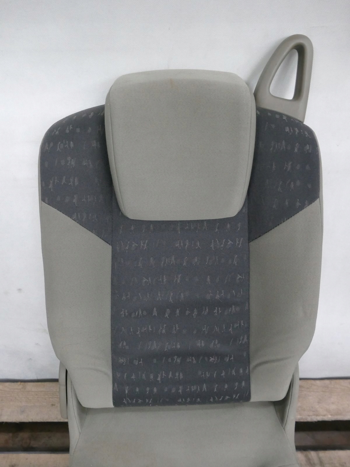 renault SCENIC II кресло середина зад 2