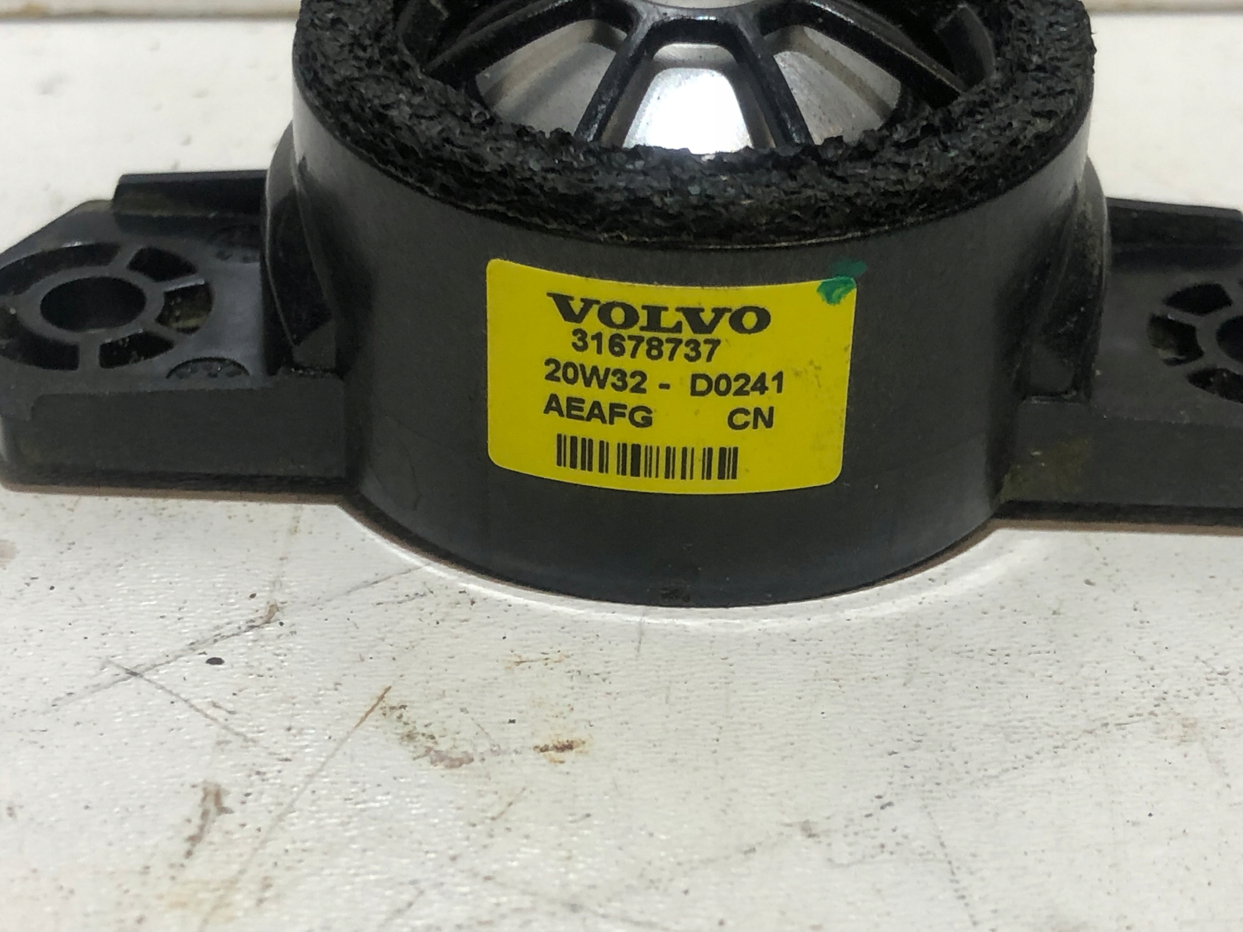 VOLVO V60 II S60 III GŁOŚNIK BOWERS & WILKINS 31678737 Typ samochodu 4x4/SUV Samochody osobowe