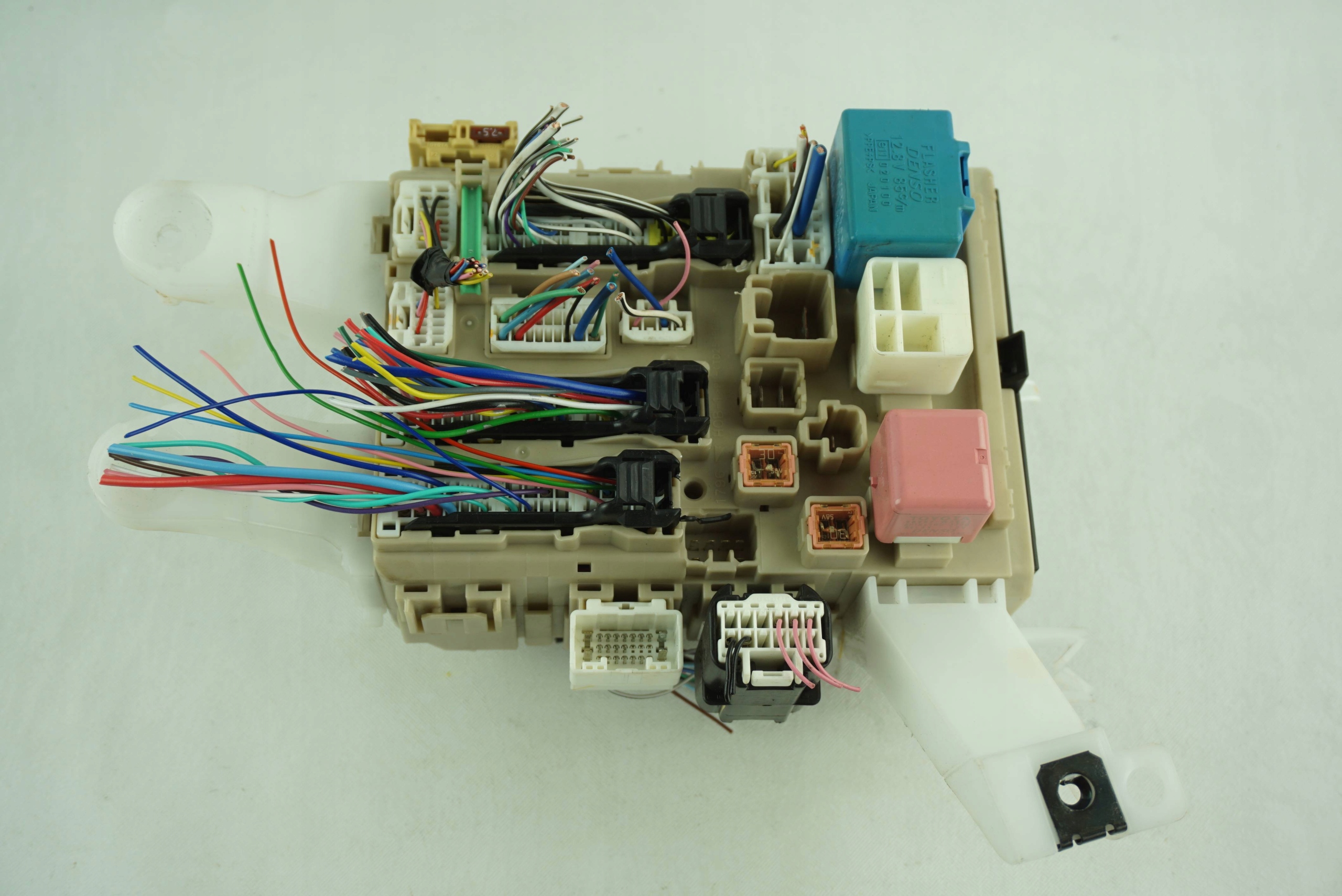 MODUŁ SKRZYNKA TOYOTA VERSO 82730-0F280