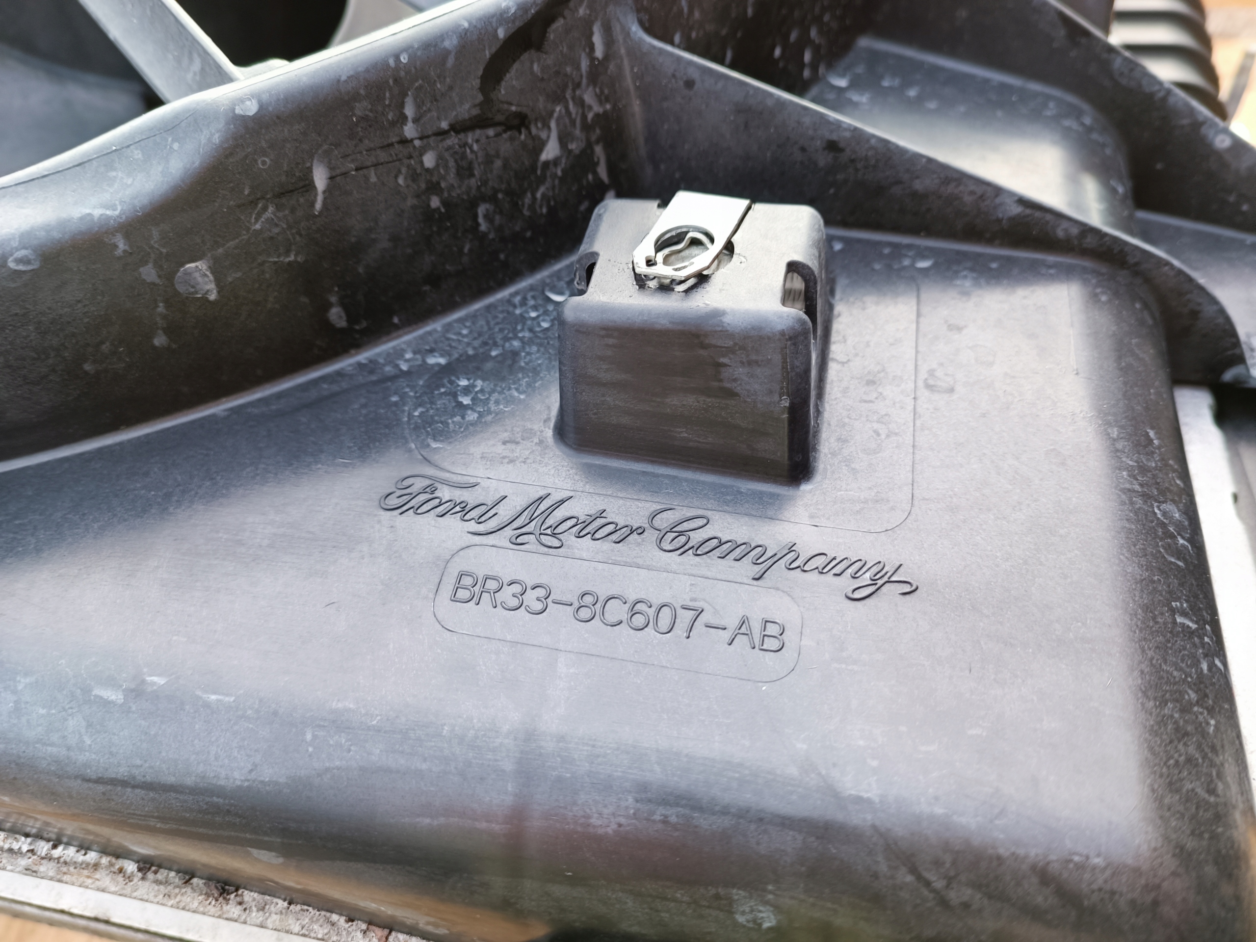 chladiče chladič ventilátor komplet Ford Mustang 5.0 3.7 2011-2014
