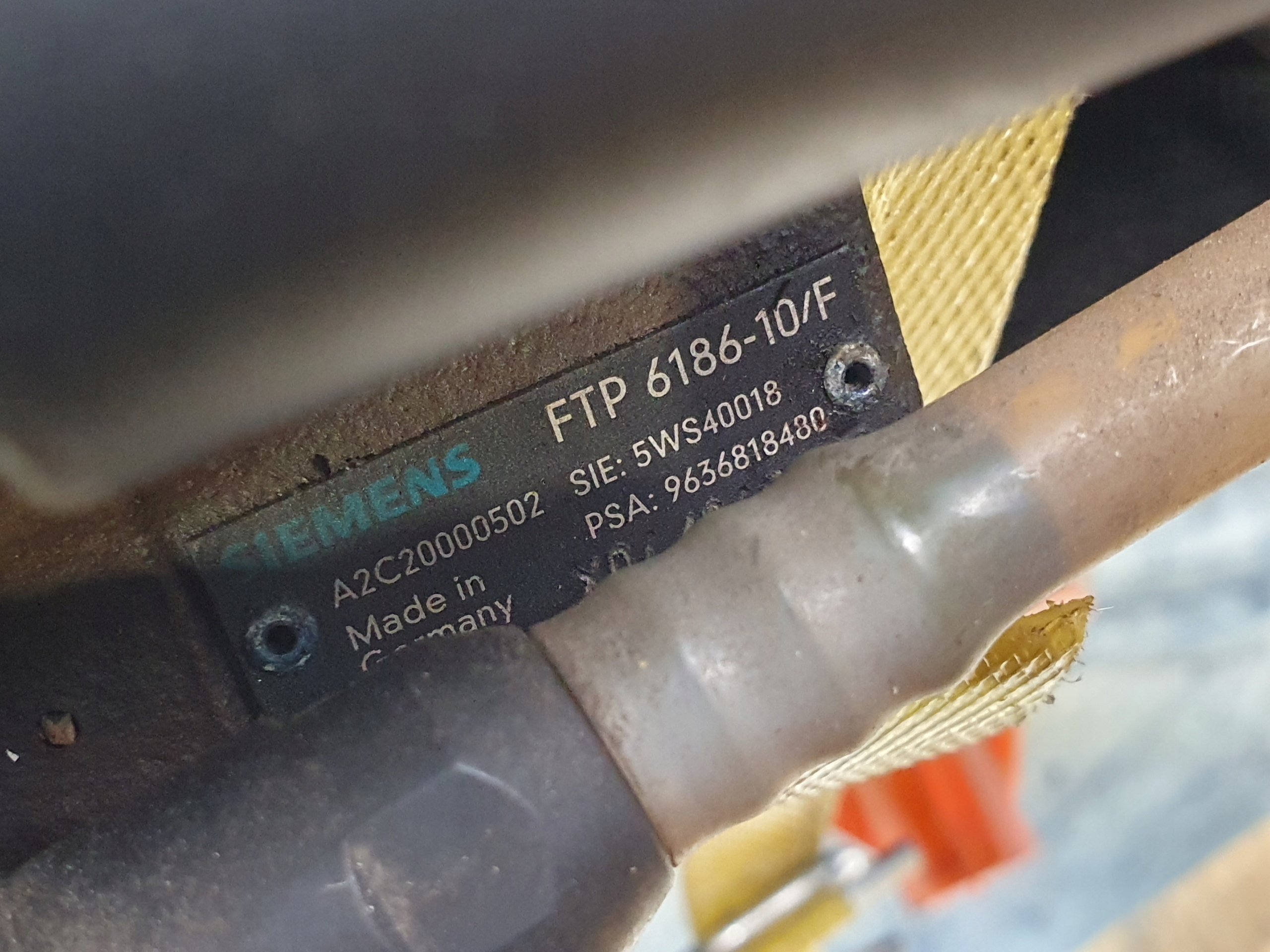 Двигатель rhy CITROEN BERLINGO II 2.0 90KM siemens