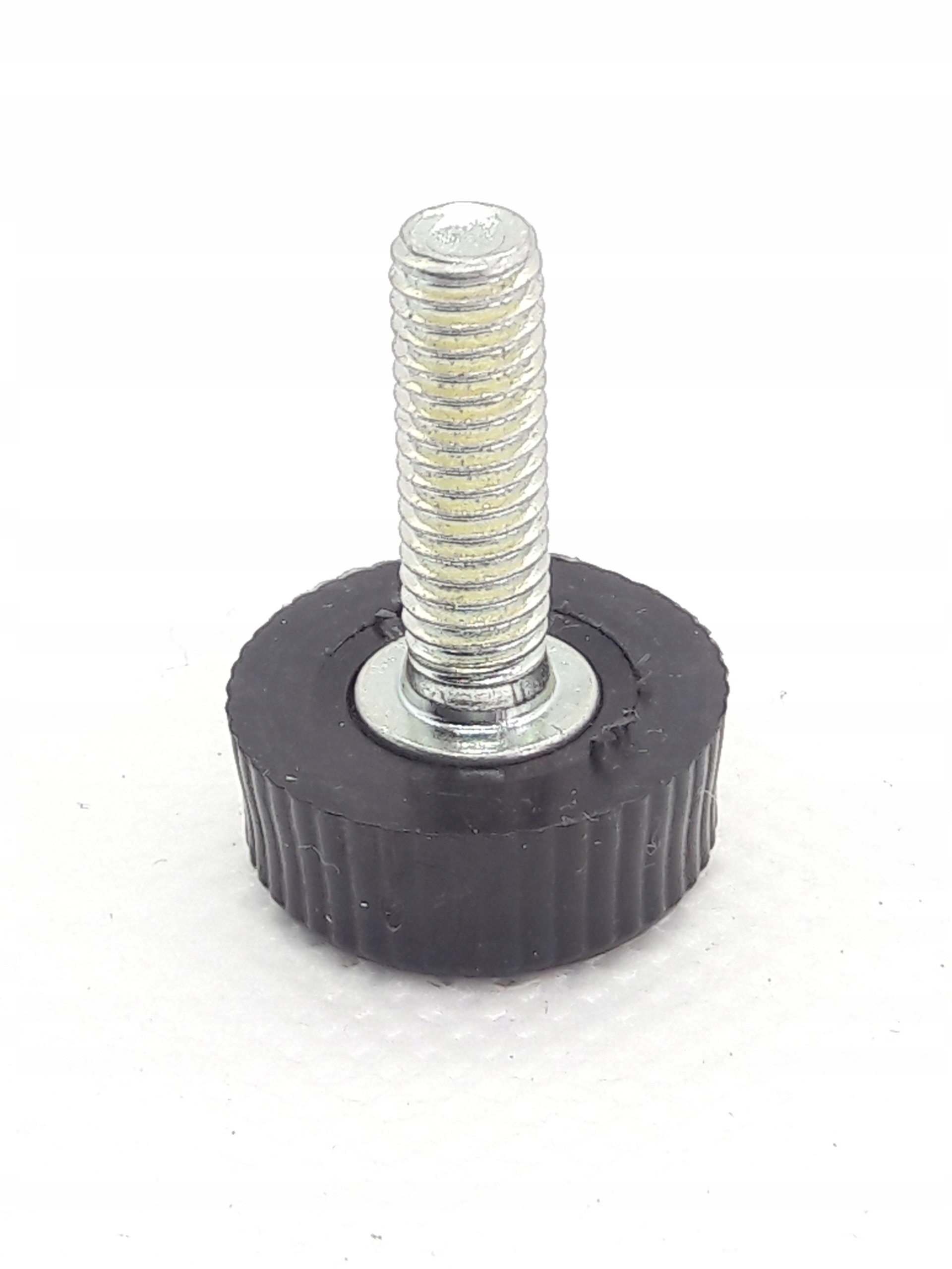 100 Ks Nástavce Na Nohy S Regulací FI20 M6x25 mm