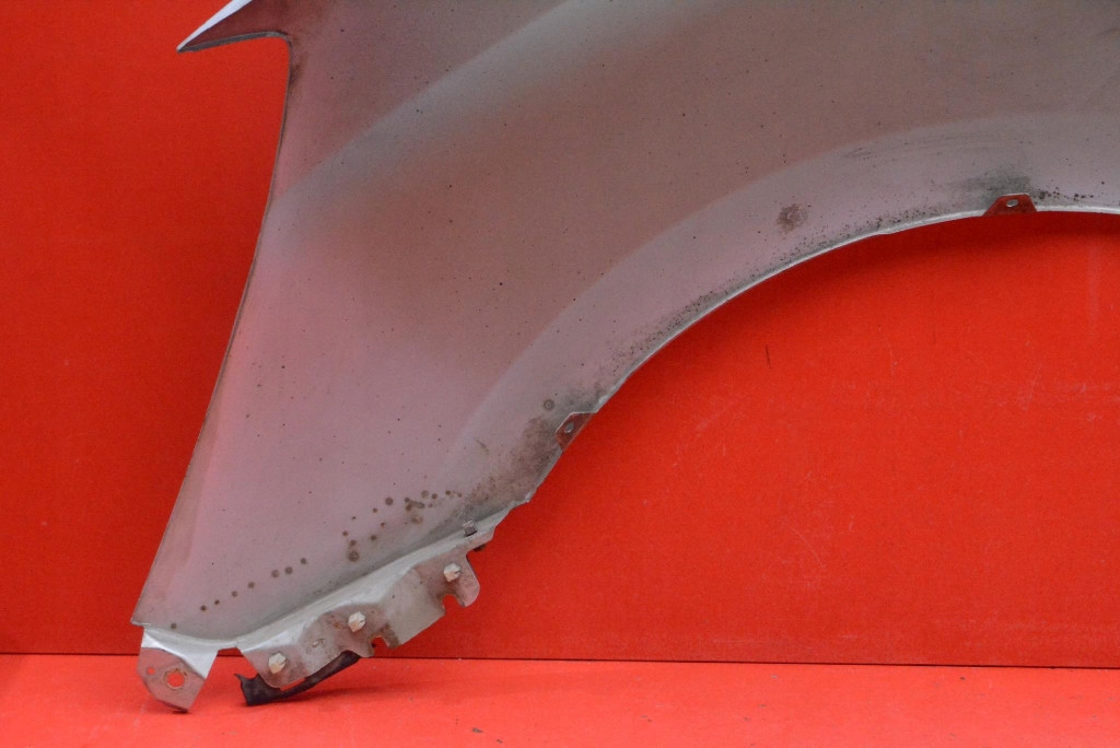fender right front front NCA- SLEEK SILVER HYUNDAI H1 2 II i800 07-20
