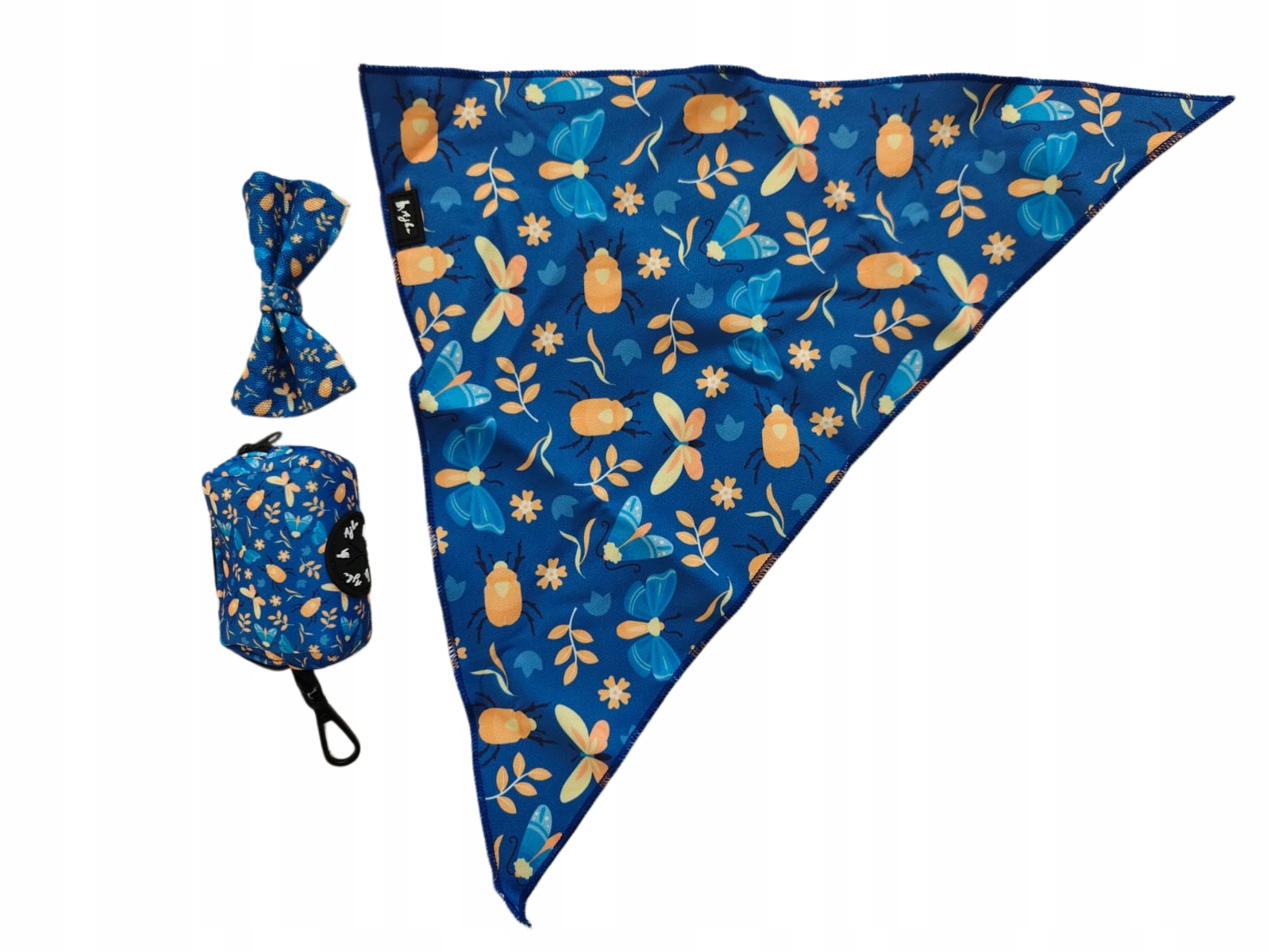 Levně Stylová vycházková sada pro psa, šátek, motýlek, pouzdro na sáčky, velikost S