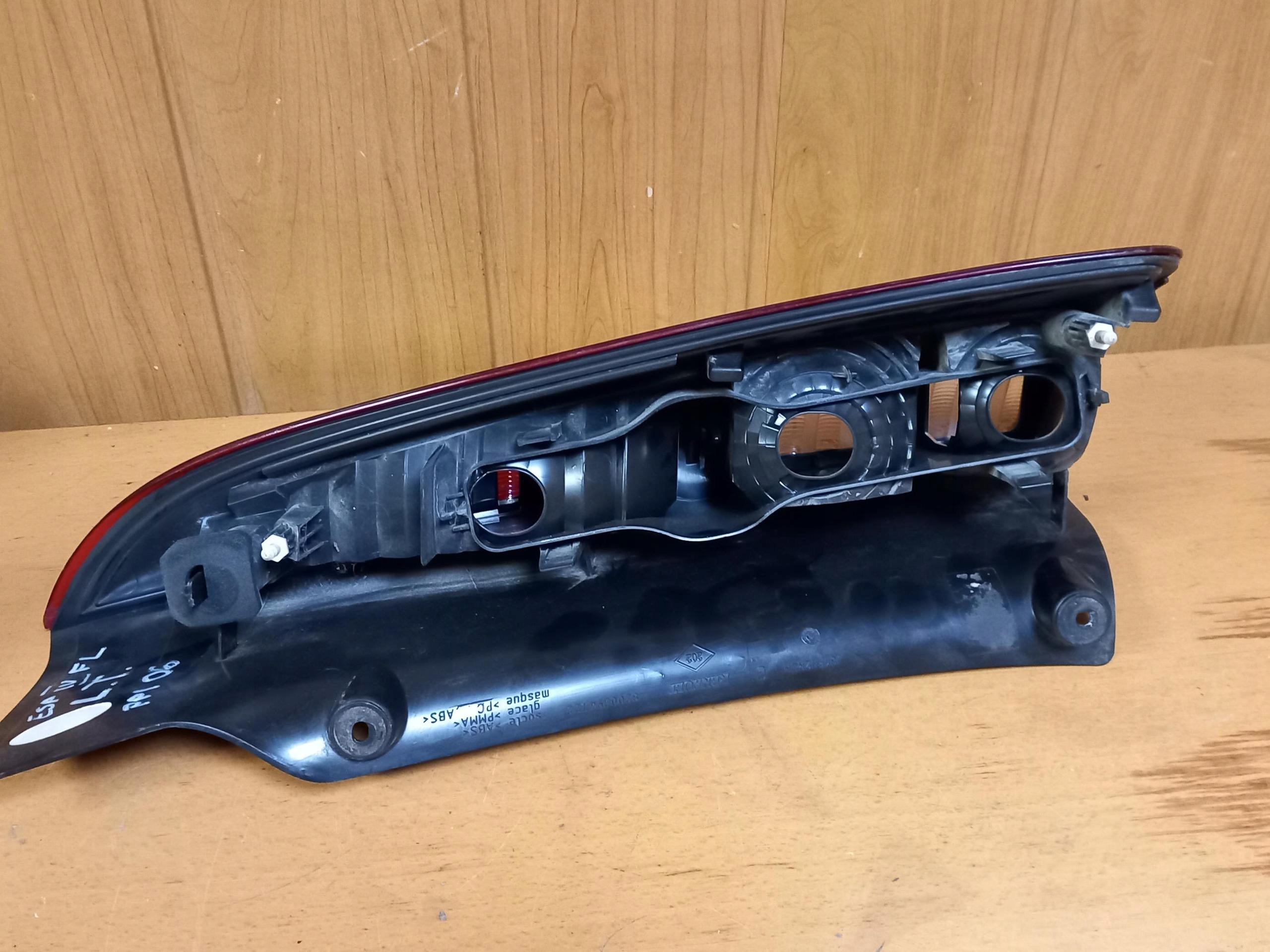light left rear part RENAULT ESPACE IV LIFT 8200394722 06-14