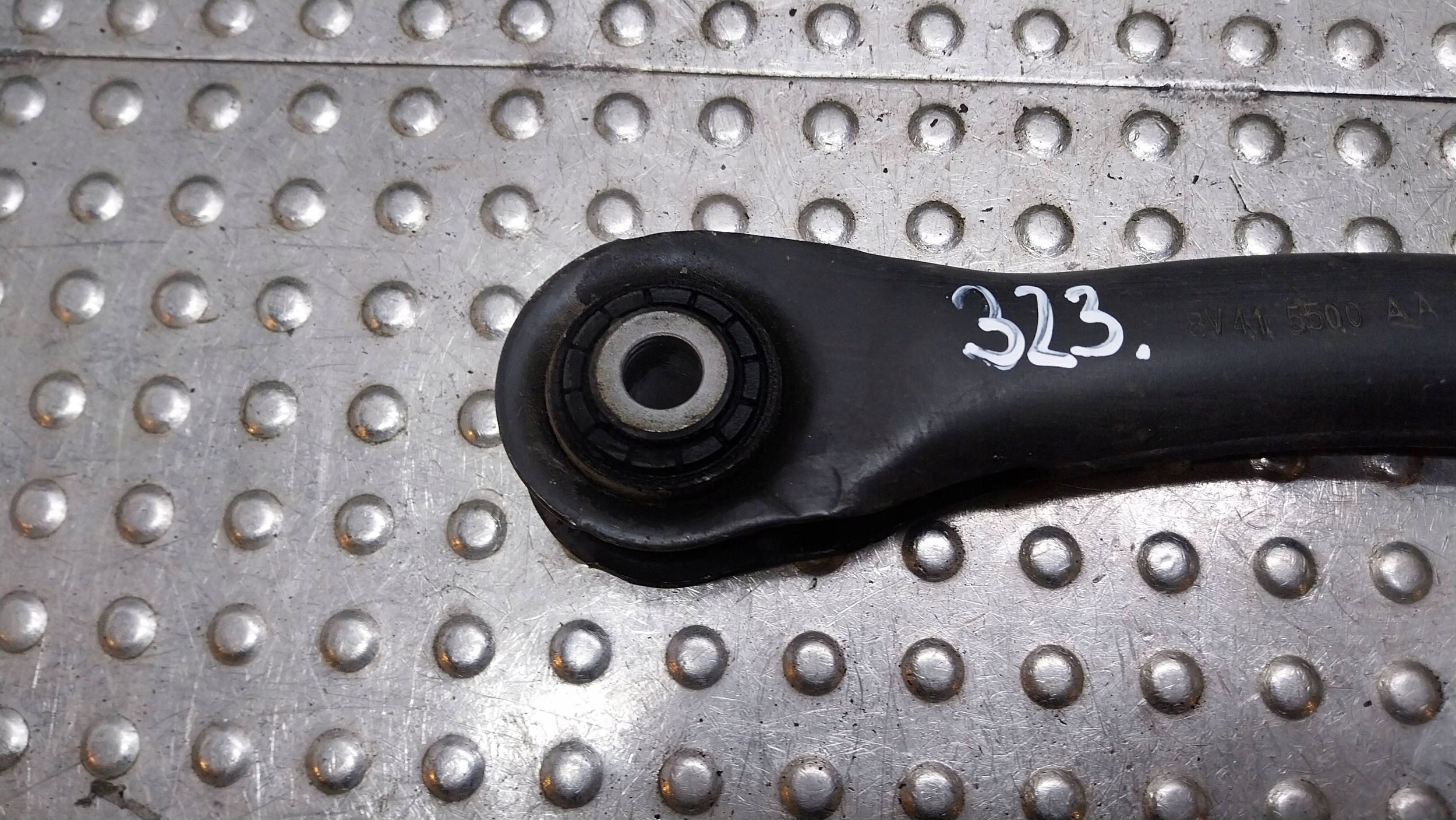 arm left right upper rear part 8V41-5500-AA FORD KUGA MK1 MK2 FOCUS MK2 MK3