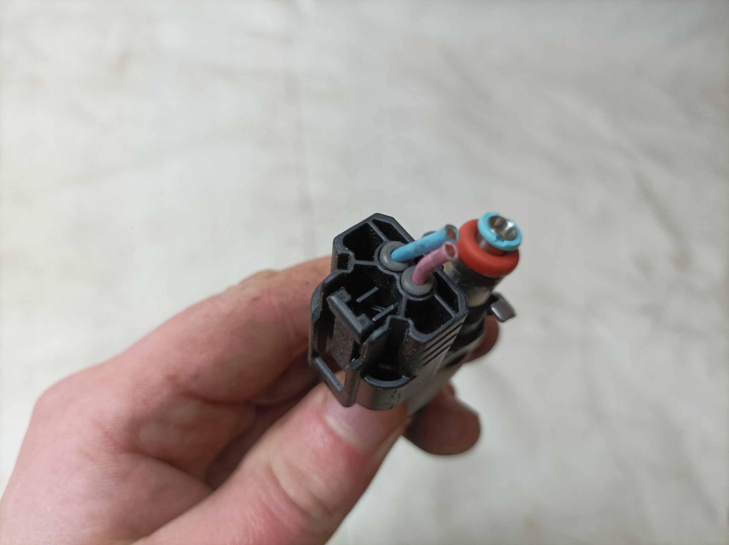 mazda oe PYFA13250A форсунка