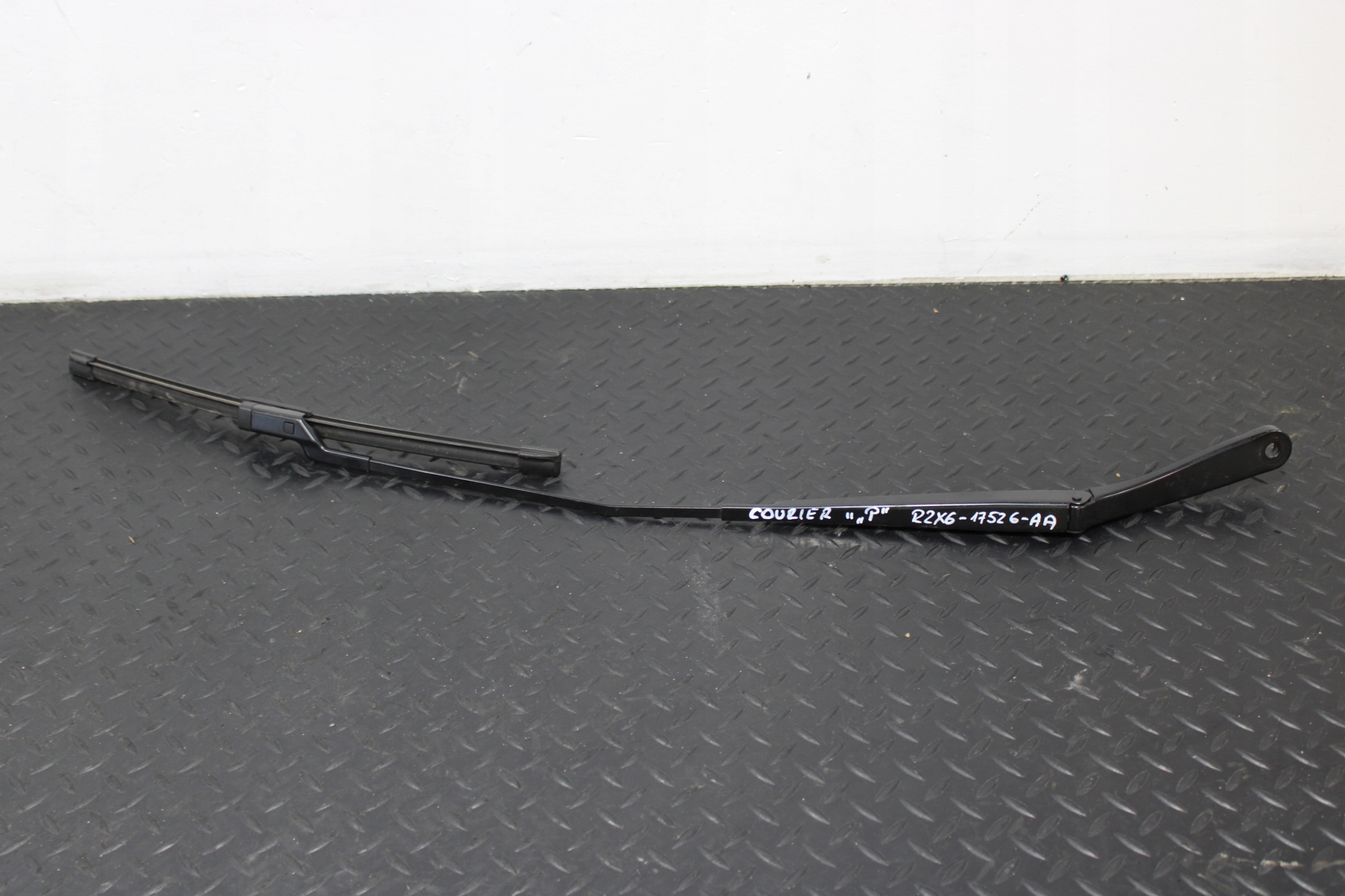 wiper right arm FORD TRANSIT COURIER MK2 2024 R2X6-17526-AA