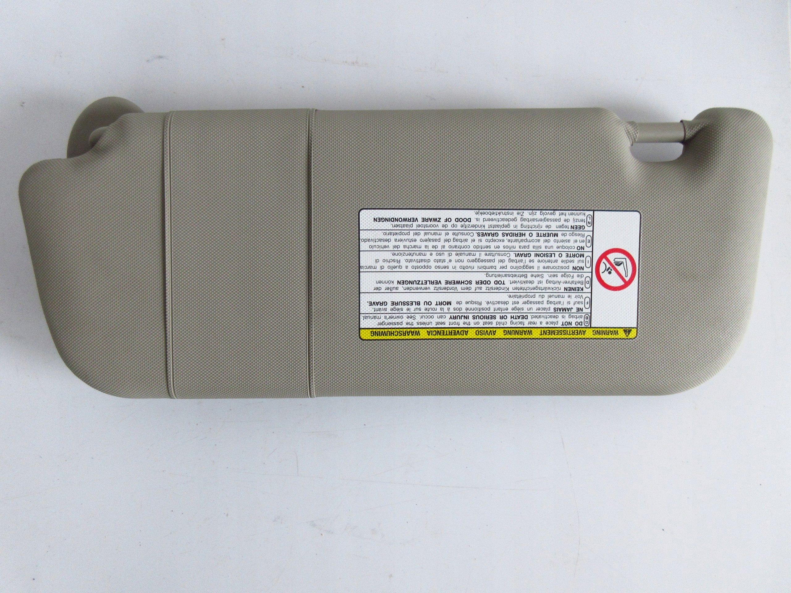 AVENSIS T27 сонцезахисний козирок без права