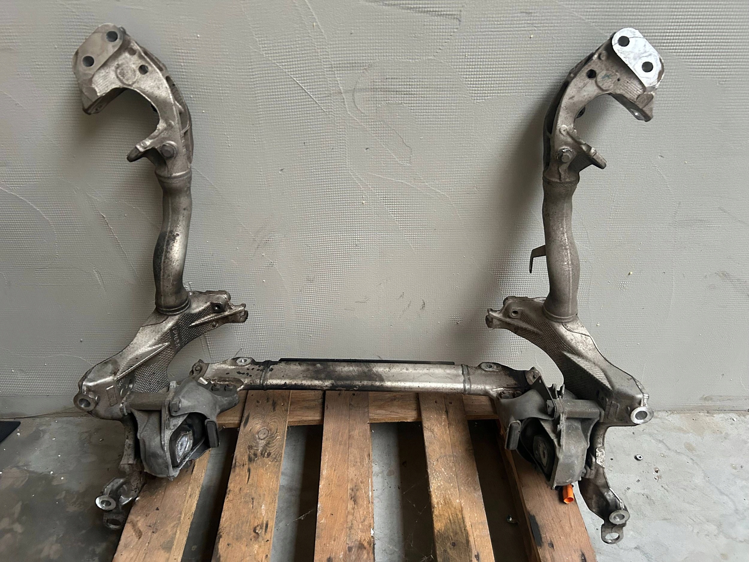 axle beam Rama auxiliary front Audi A5 Sportback 8TA 2013