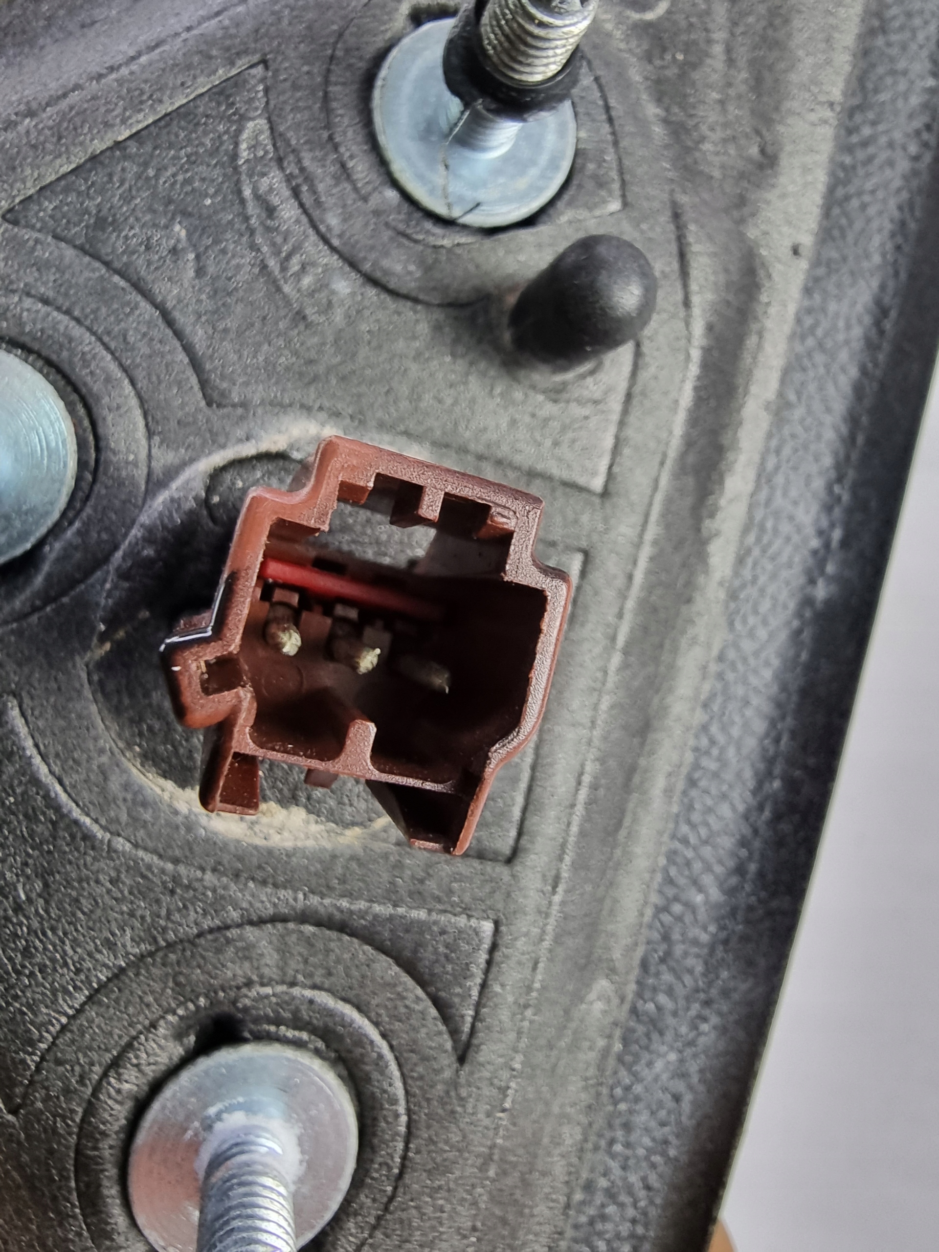 MUSTANG V рестайлинг 10-14 зеркало левое 3 пин