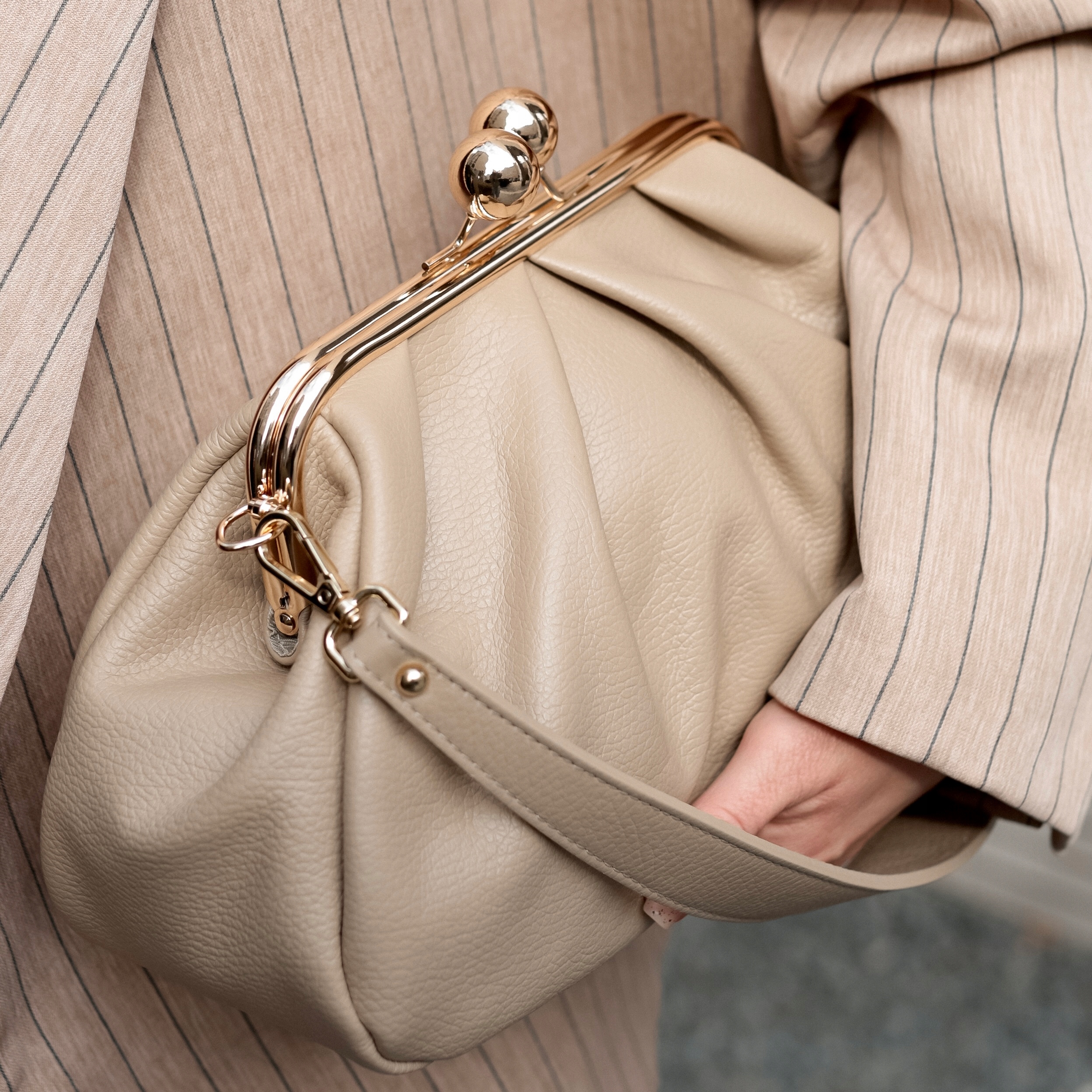 Kožená kabelka Elira-M Béžová Klasická elegance