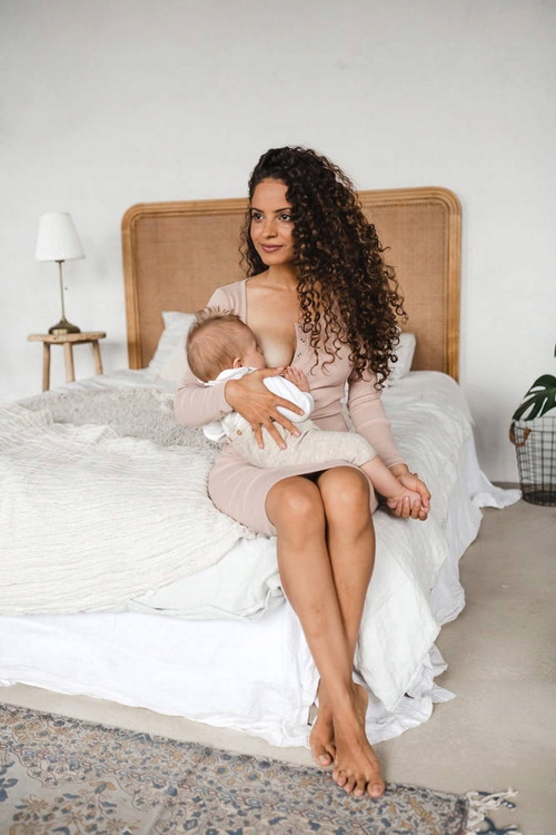 Tummy Šaty z žebrovaného úpletu Milk&Love béžová