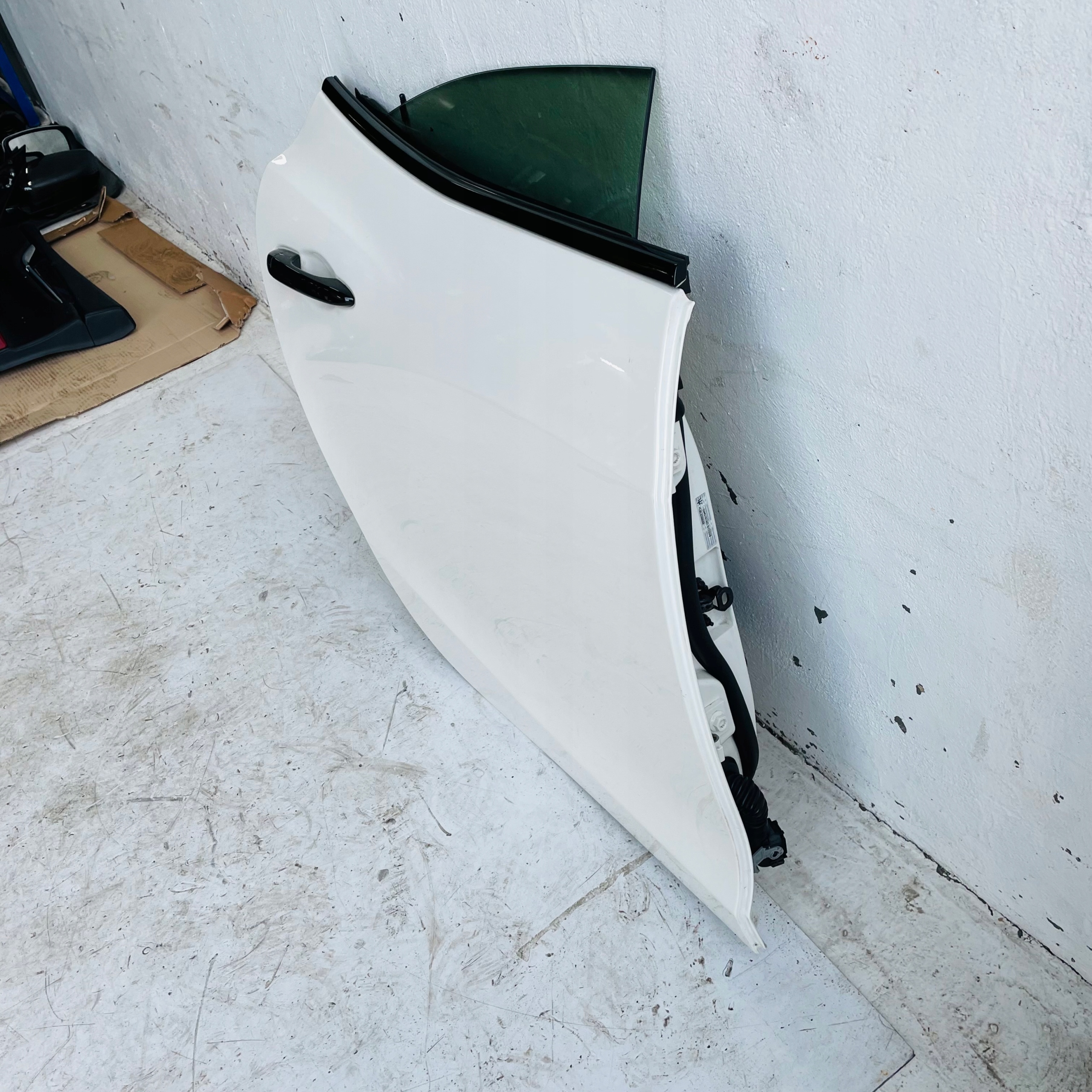 DRZWI PRAWY TYŁ KOMPLETNE MASERATI GHIBLI SQ4 BIANCO 268 Numer katalogowy części BIANCO 268DRZWI PRAWY TYŁ KOMPLETNE MASERATI GHIBLI SQ4 BIANCO 268