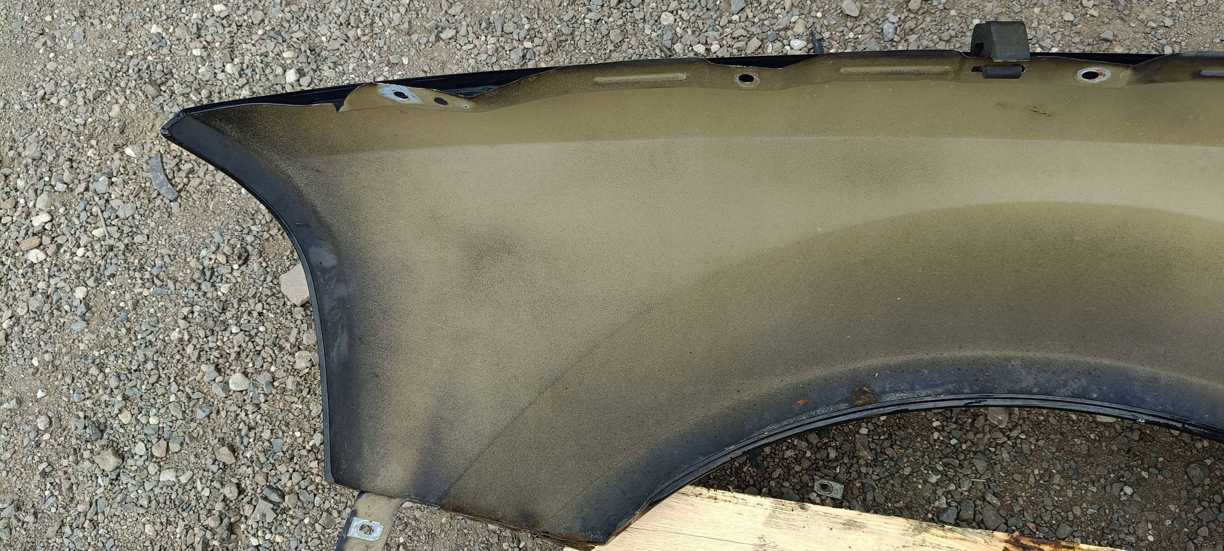 fender front front right original Ford Mustang 2005-2009