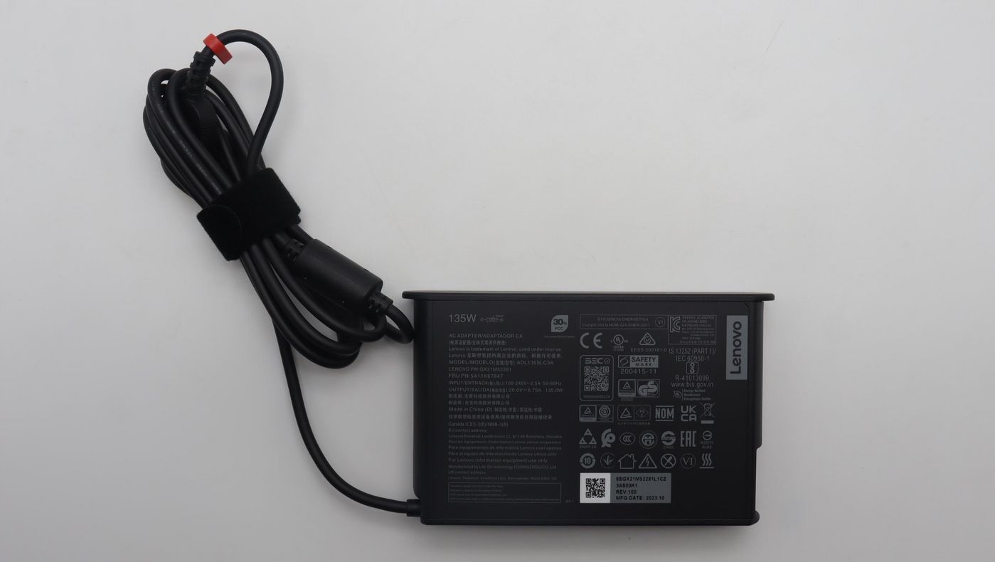 Lenovo 135W Slim Ac adaptér pro