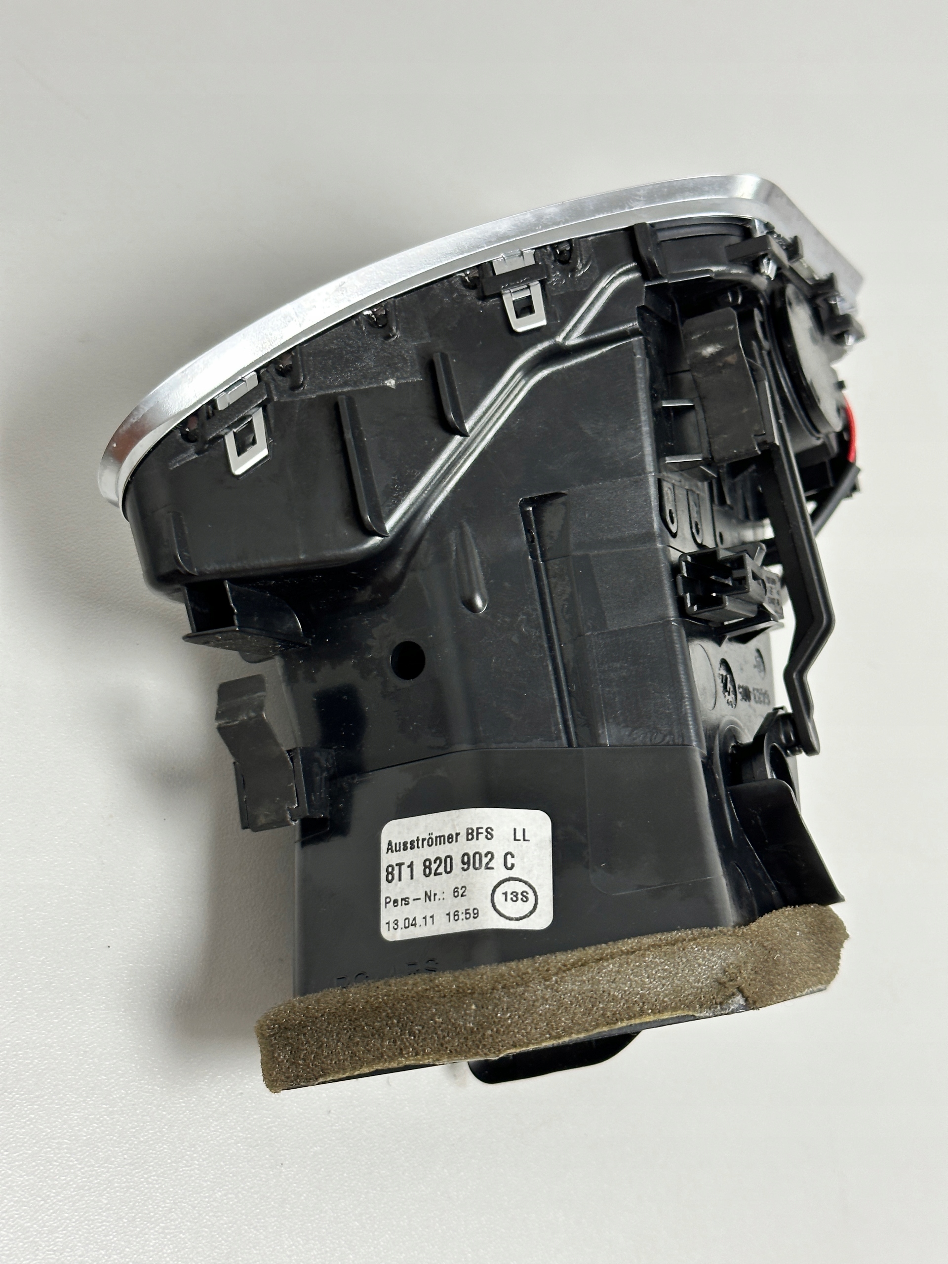 grid air conditioning devices right Audi A5 S5 RS5 8T1820902C