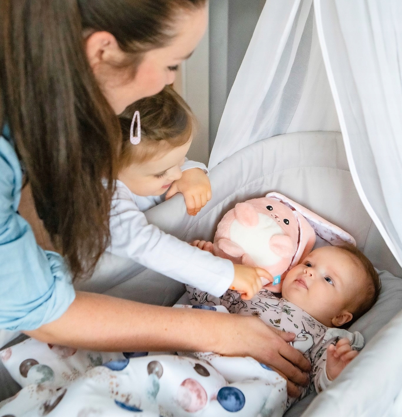 SZUMISIE MILUŚ KRÓLIK DLA DZIECI MASKOTKA + GRATIS Wiek dziecka 0 +