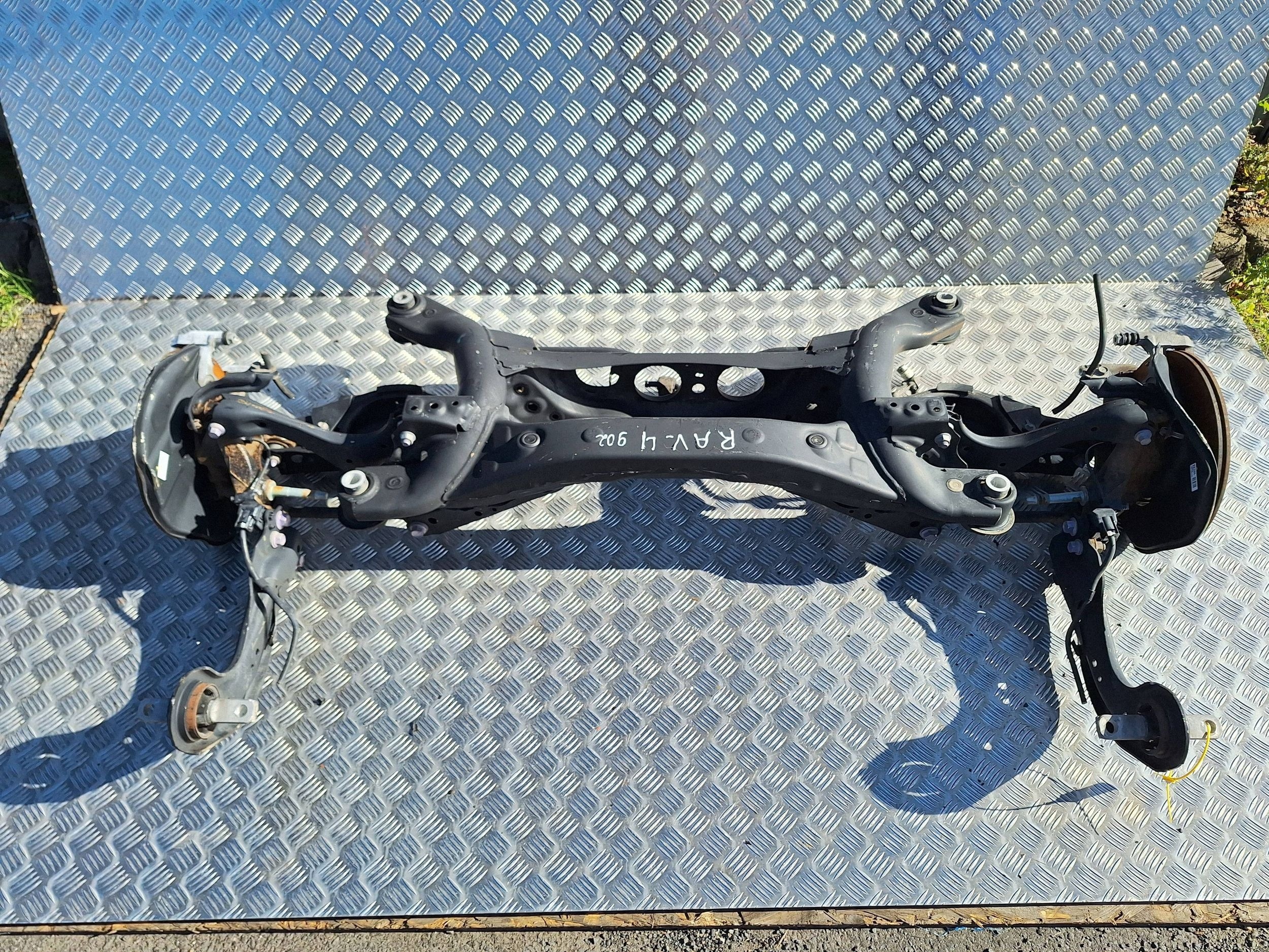 Achsträger heck achse Achsträger Querlenker TOYOTA RAV4 V 19-26 2WD