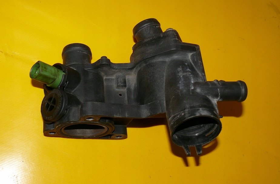 Boîtier thermostat Bride d’eau VW GOLF IV 1.6 16V