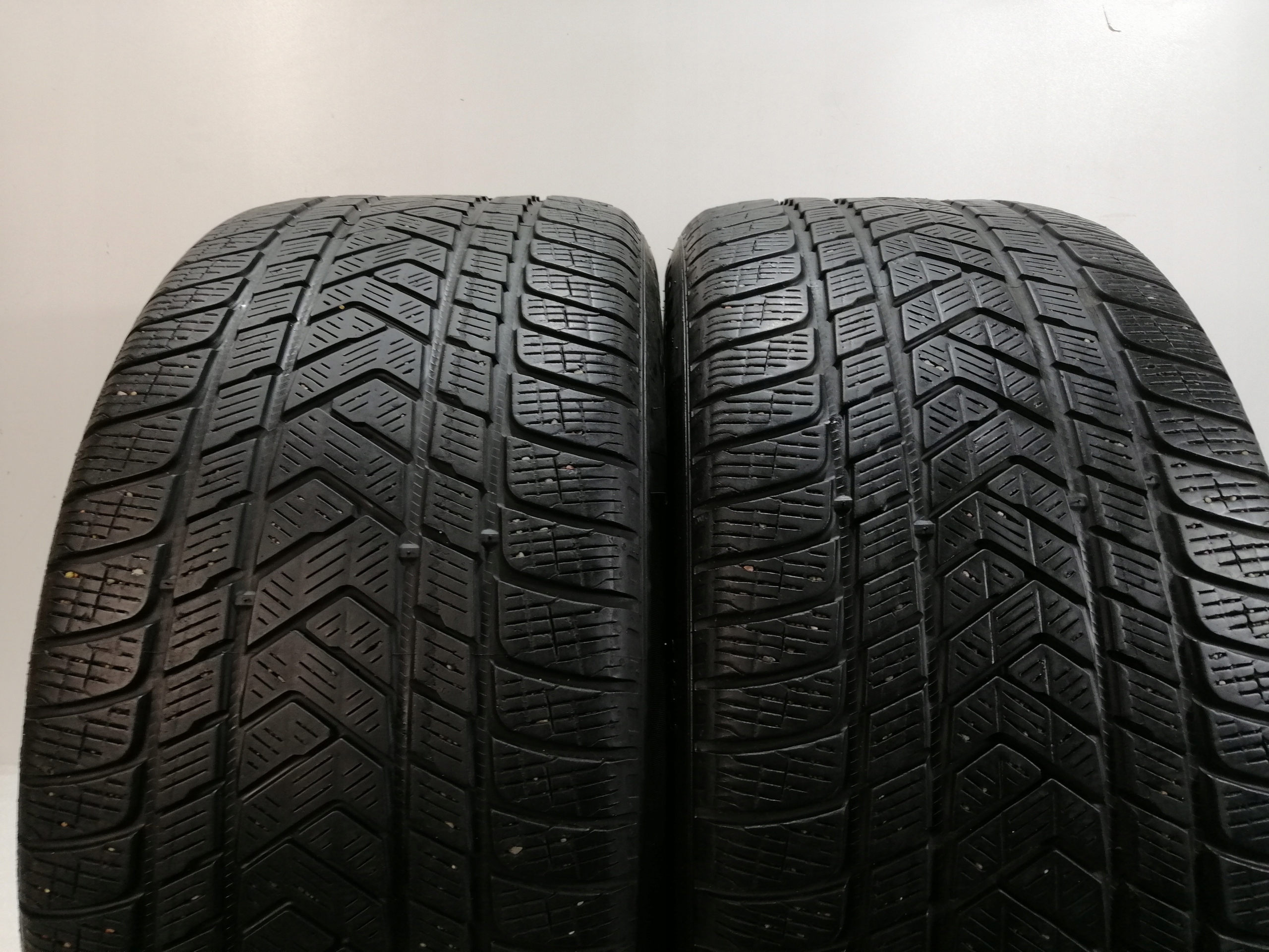 ЗИМНИЕ ШИНЫ 295 / 45R20 PIRELLI SCORPION WINTER
