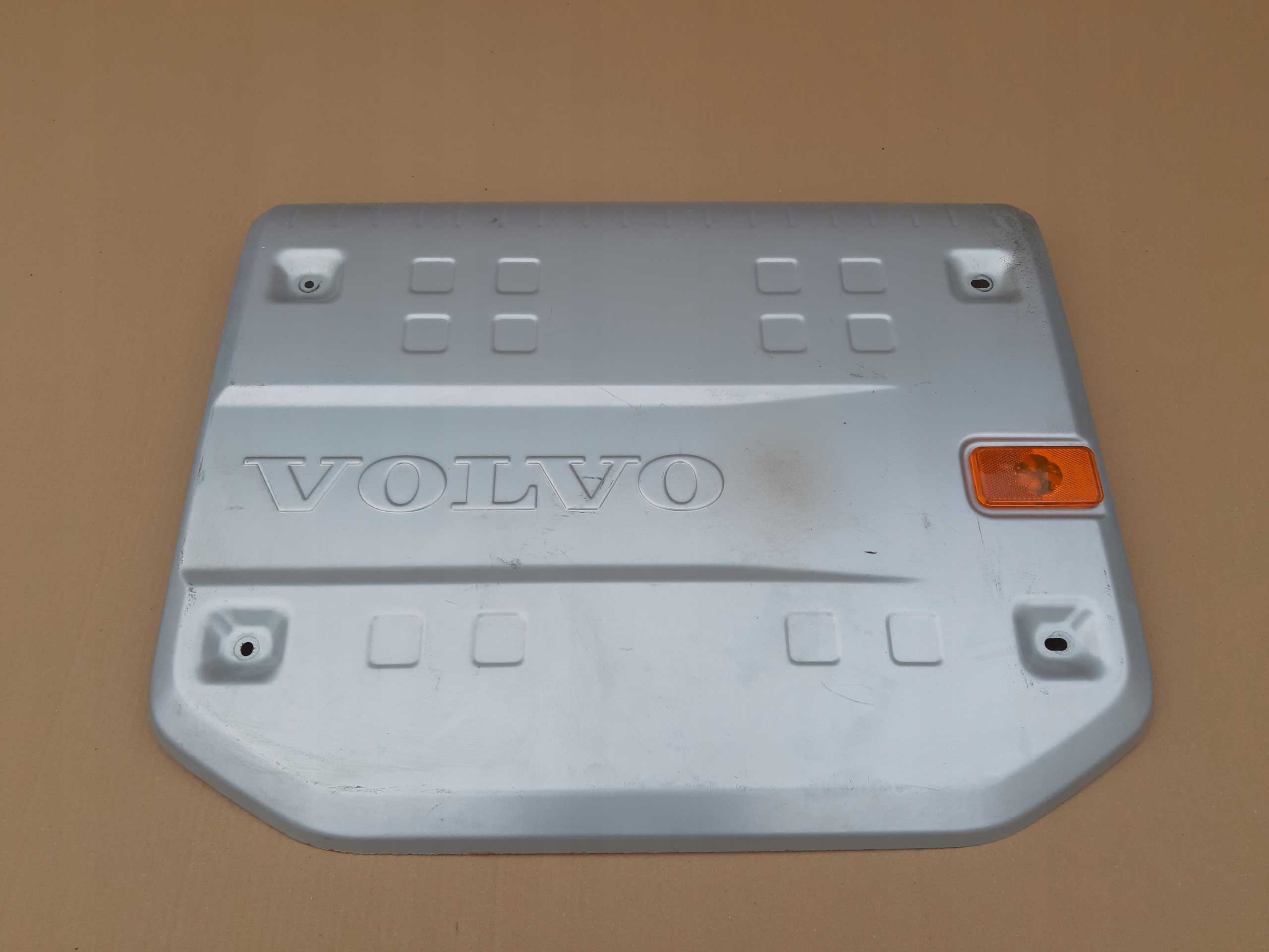 VOLVO FH4 OSŁONA KATALIZATORA TŁUMIKA Producent części Volvo OE