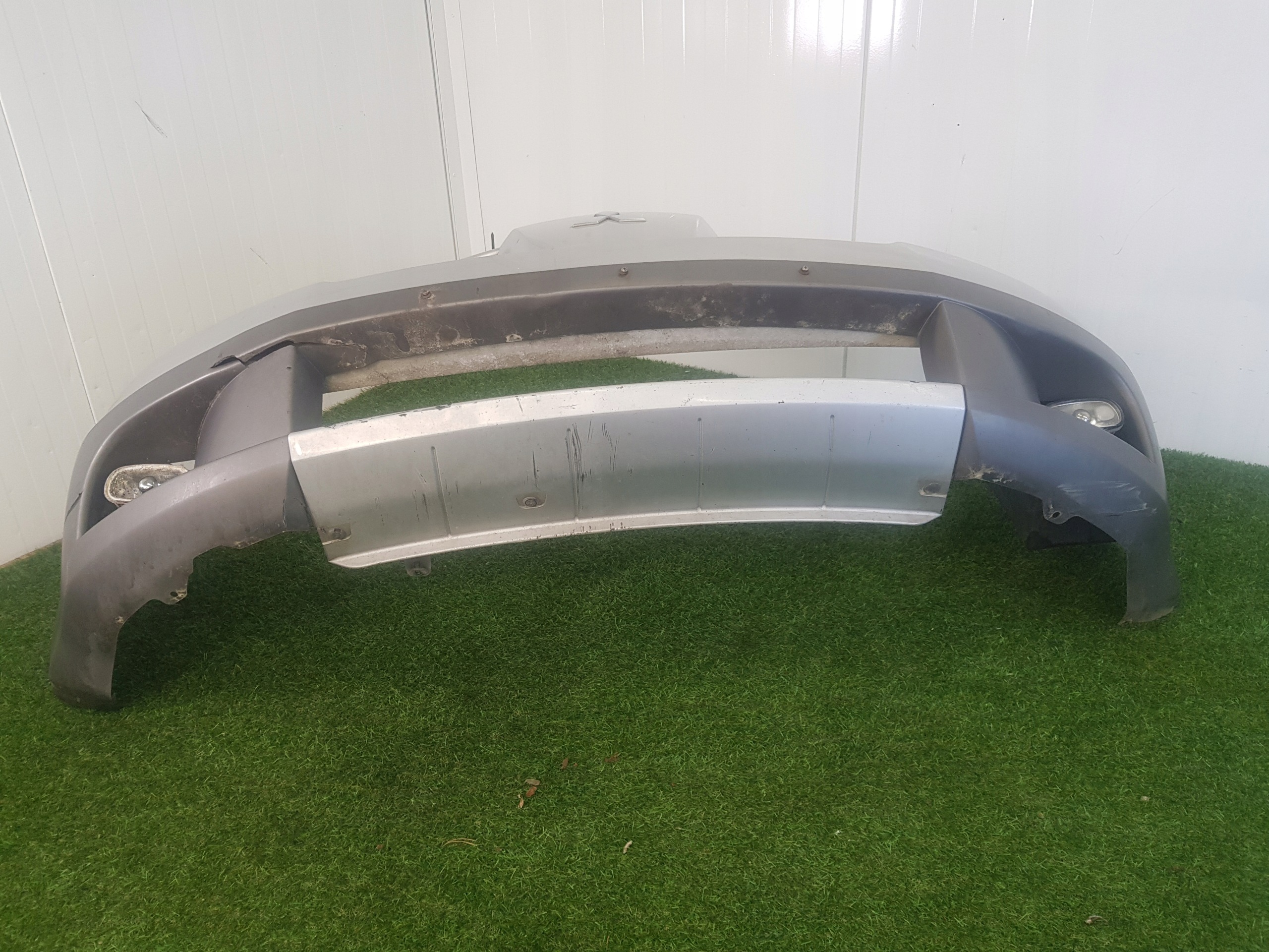 bumper front front MITSUBISHI OUTLANDER