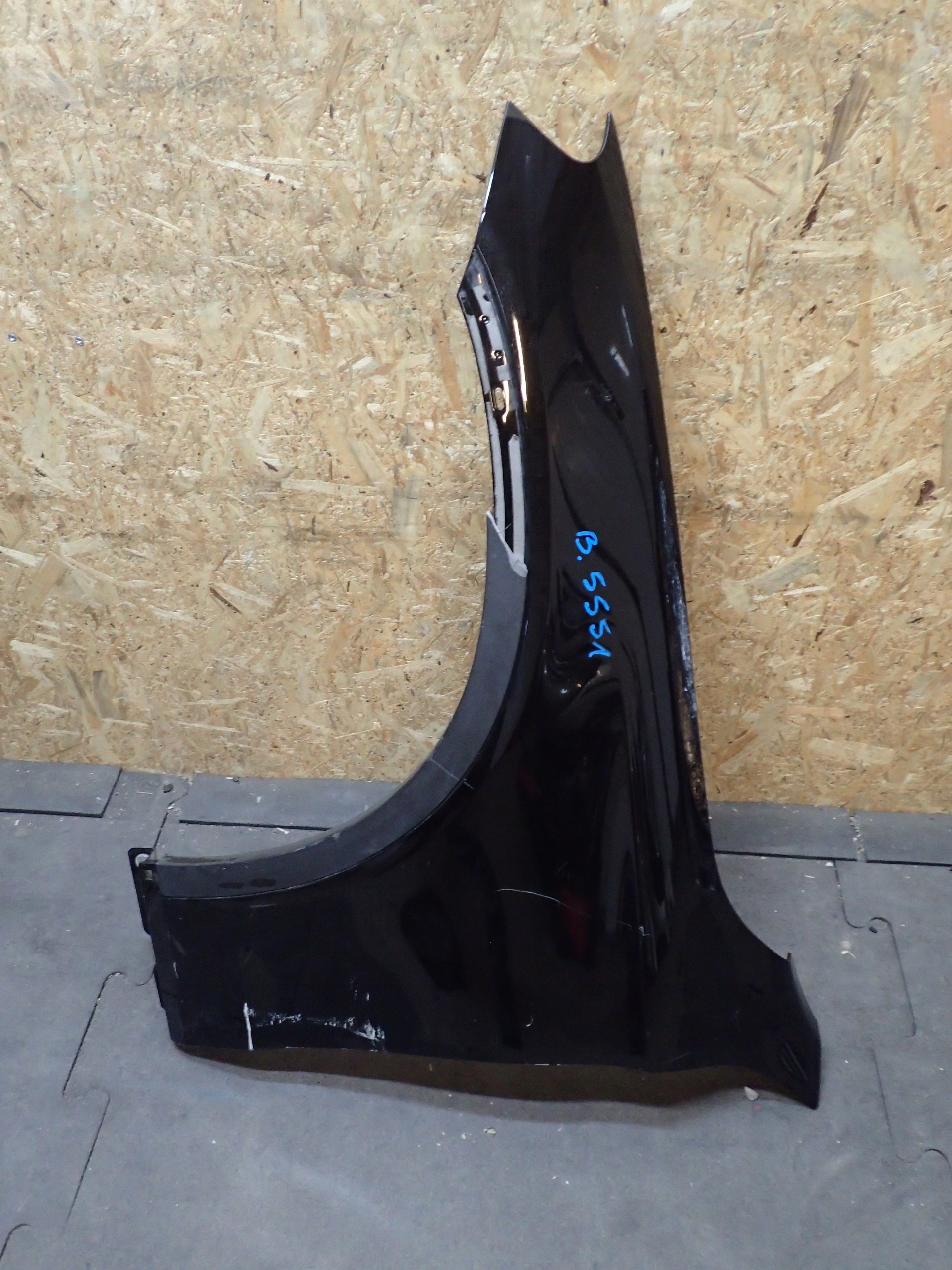 fender front left MERCEDES GLC W253